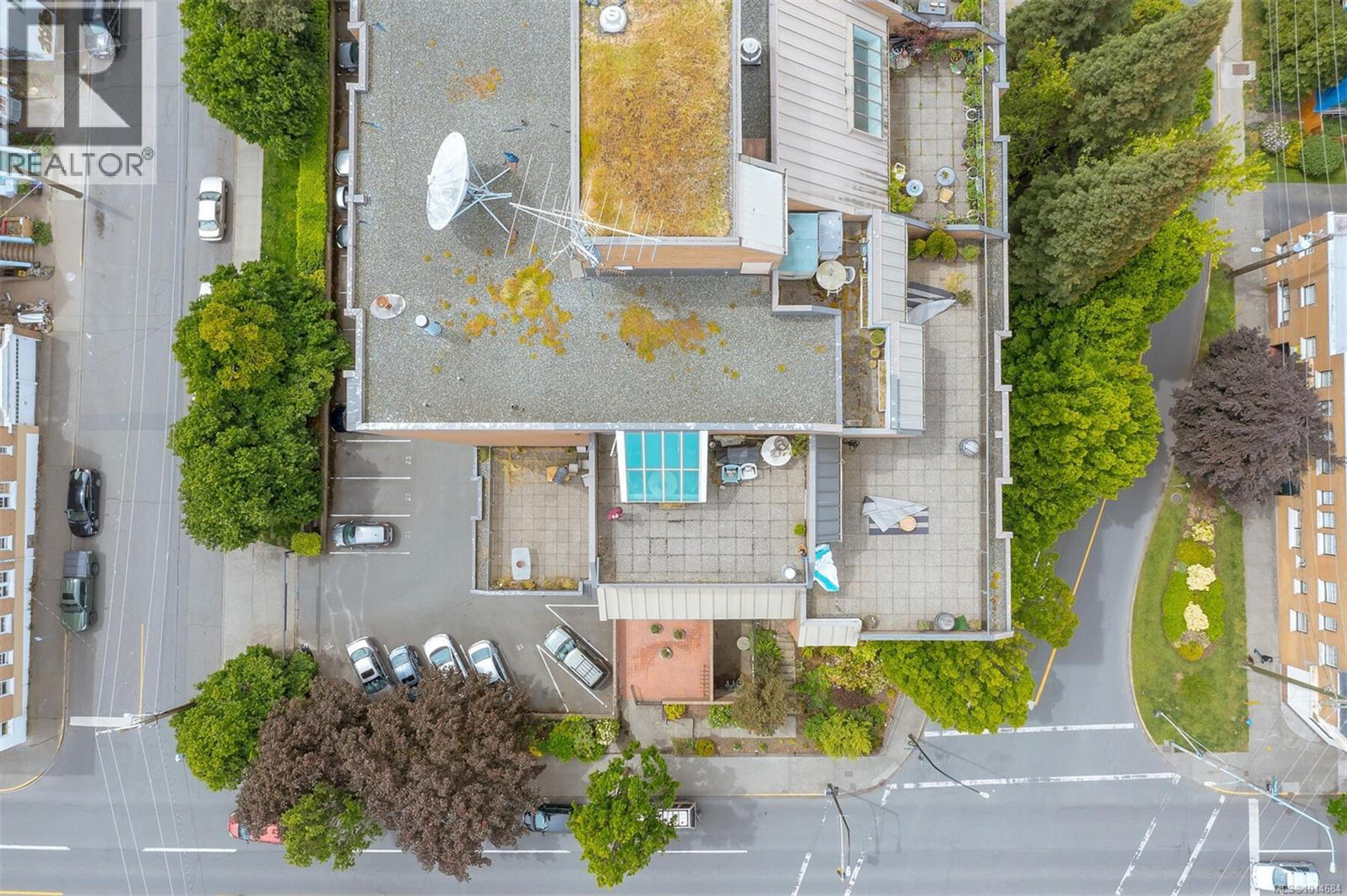 1630 Quadra St, Victoria - Exteriors - Drone/Aerial View - Photo 7