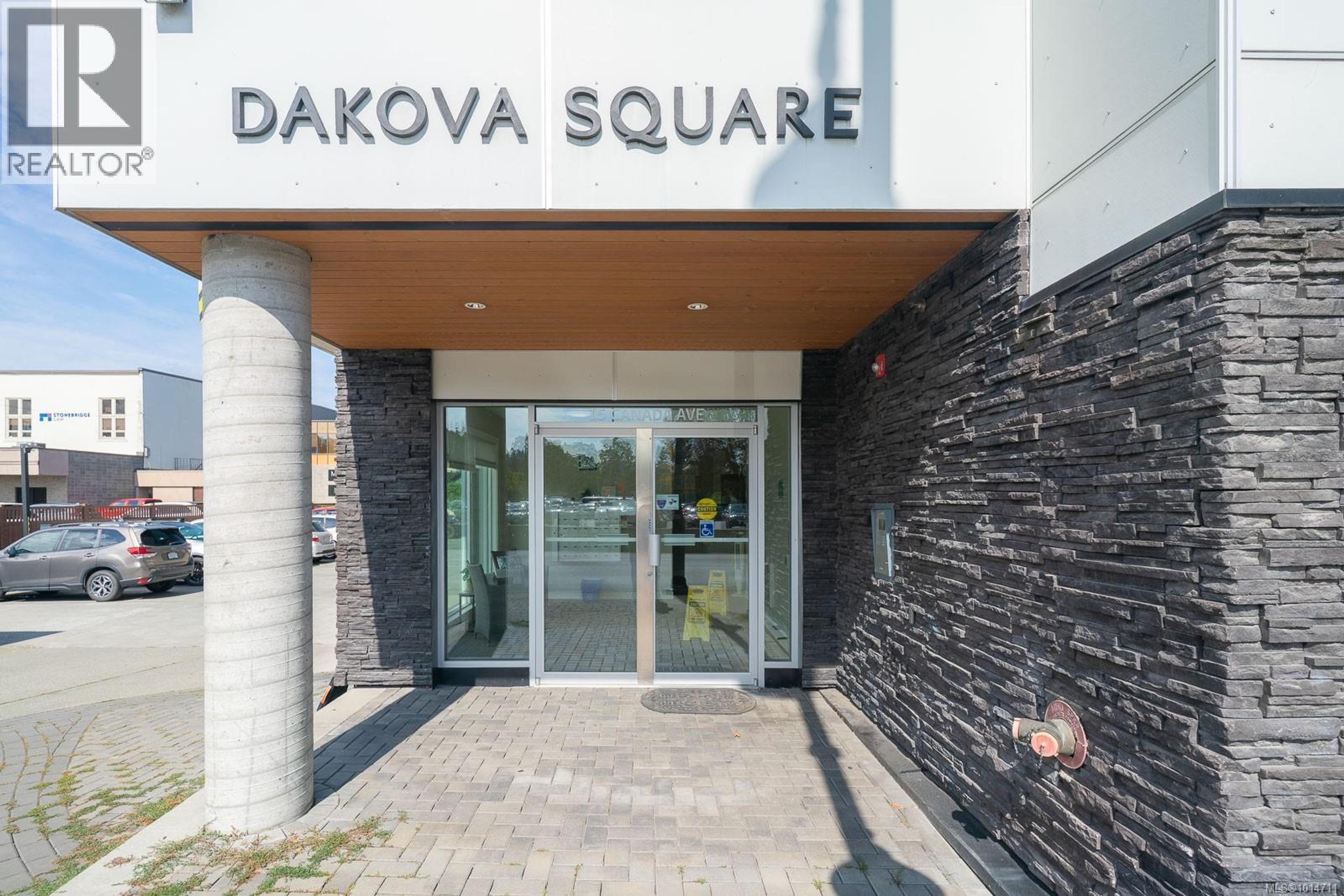 15 Canada Ave, Duncan - Exteriors - Photo 2