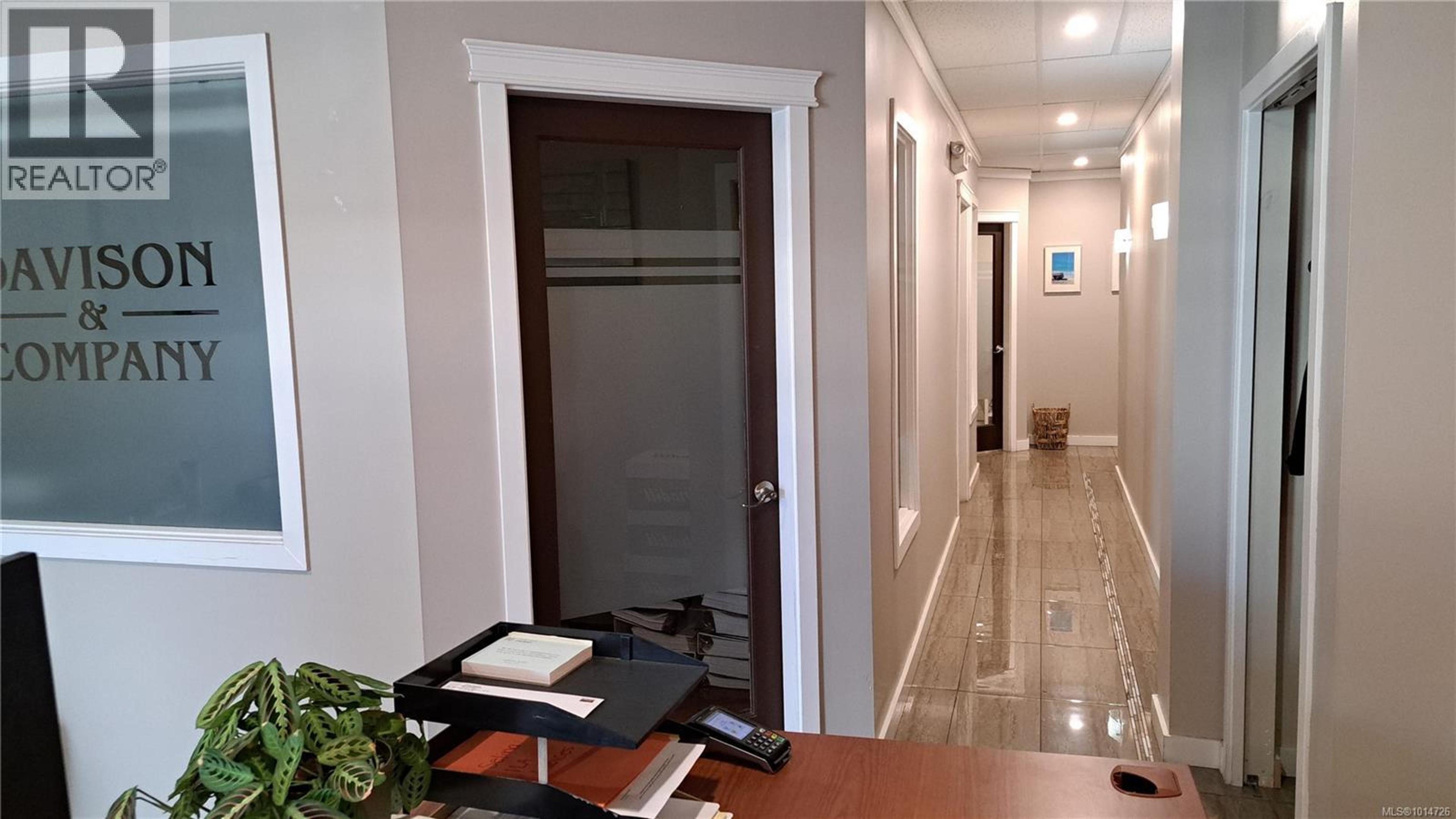 1625 Oak Bay Ave, Victoria - Common Areas - Lobbies / Hallways / Foyers - Photo 5