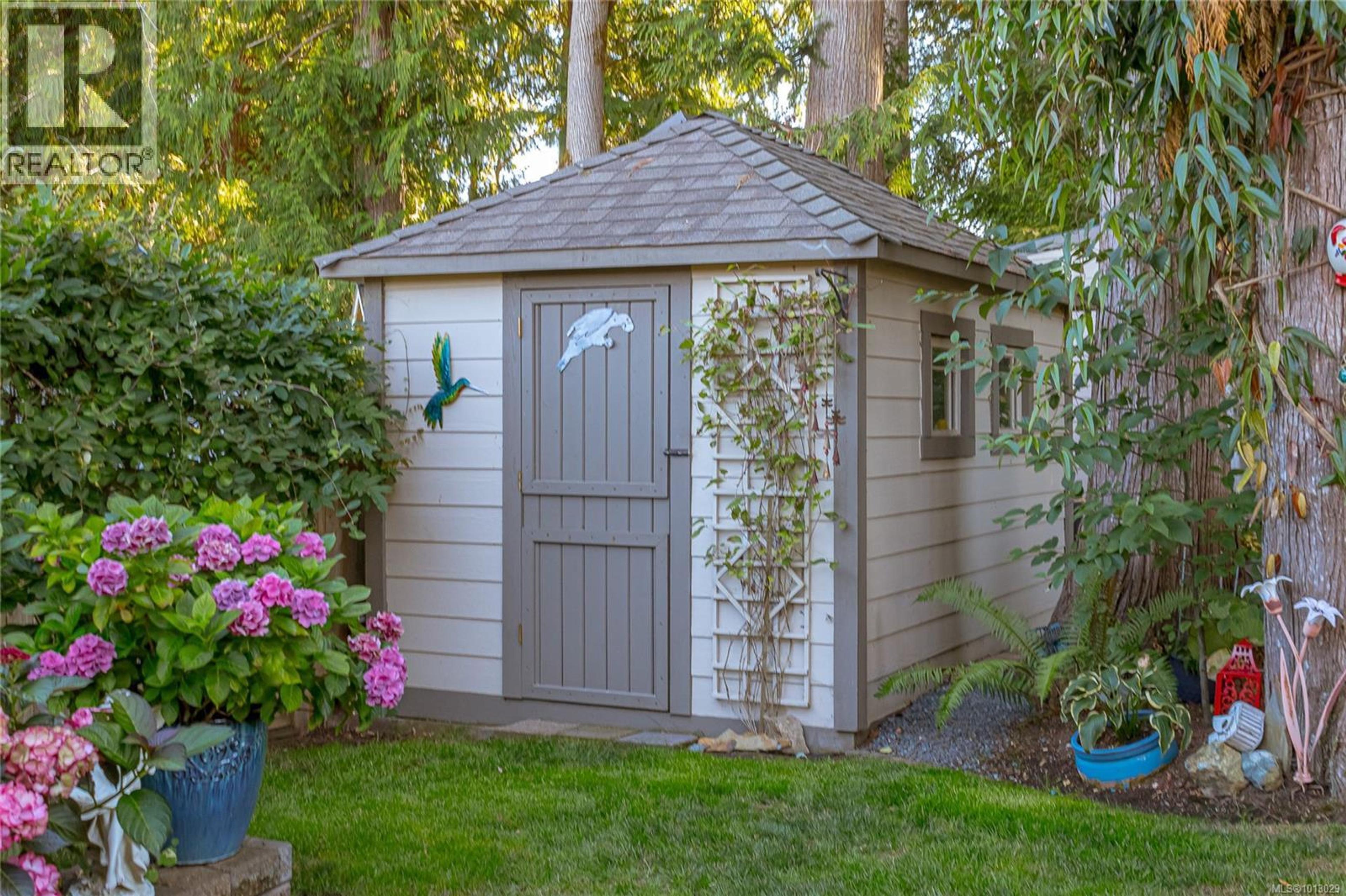 3888 Creekside Dr, Bowser - Exteriors - Photo 5