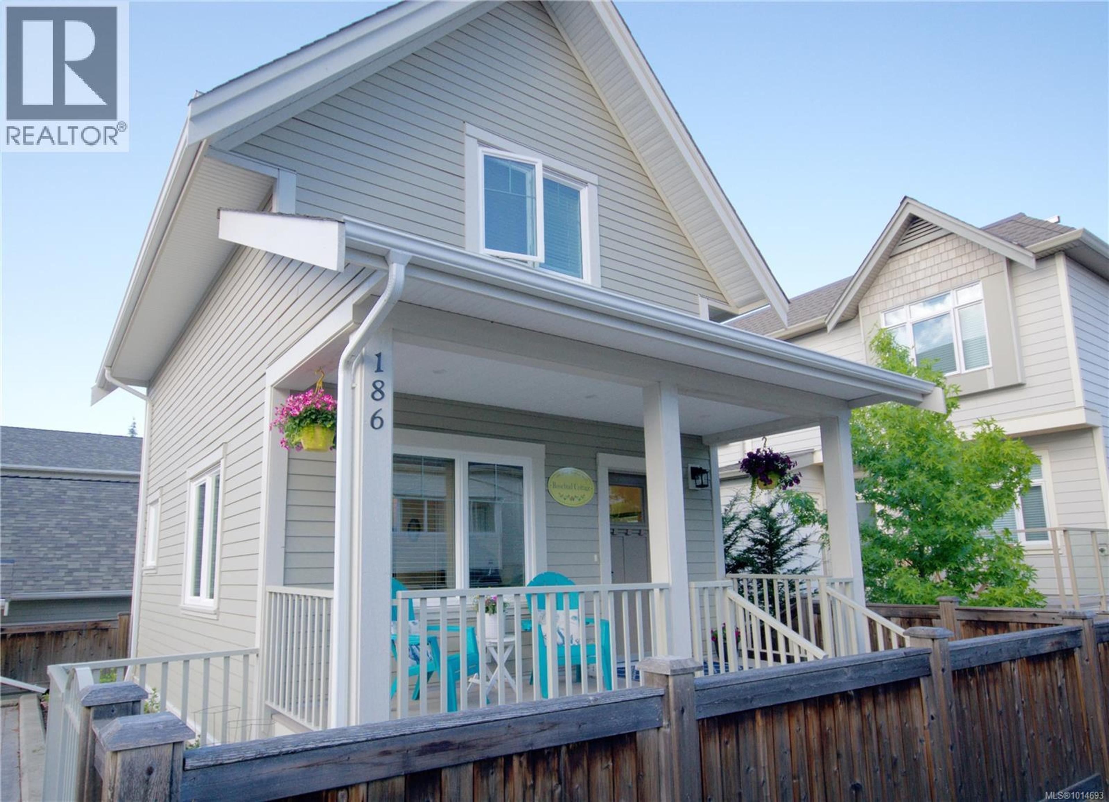 186 FIRST Ave W, Qualicum Beach - Exteriors - Photo 1