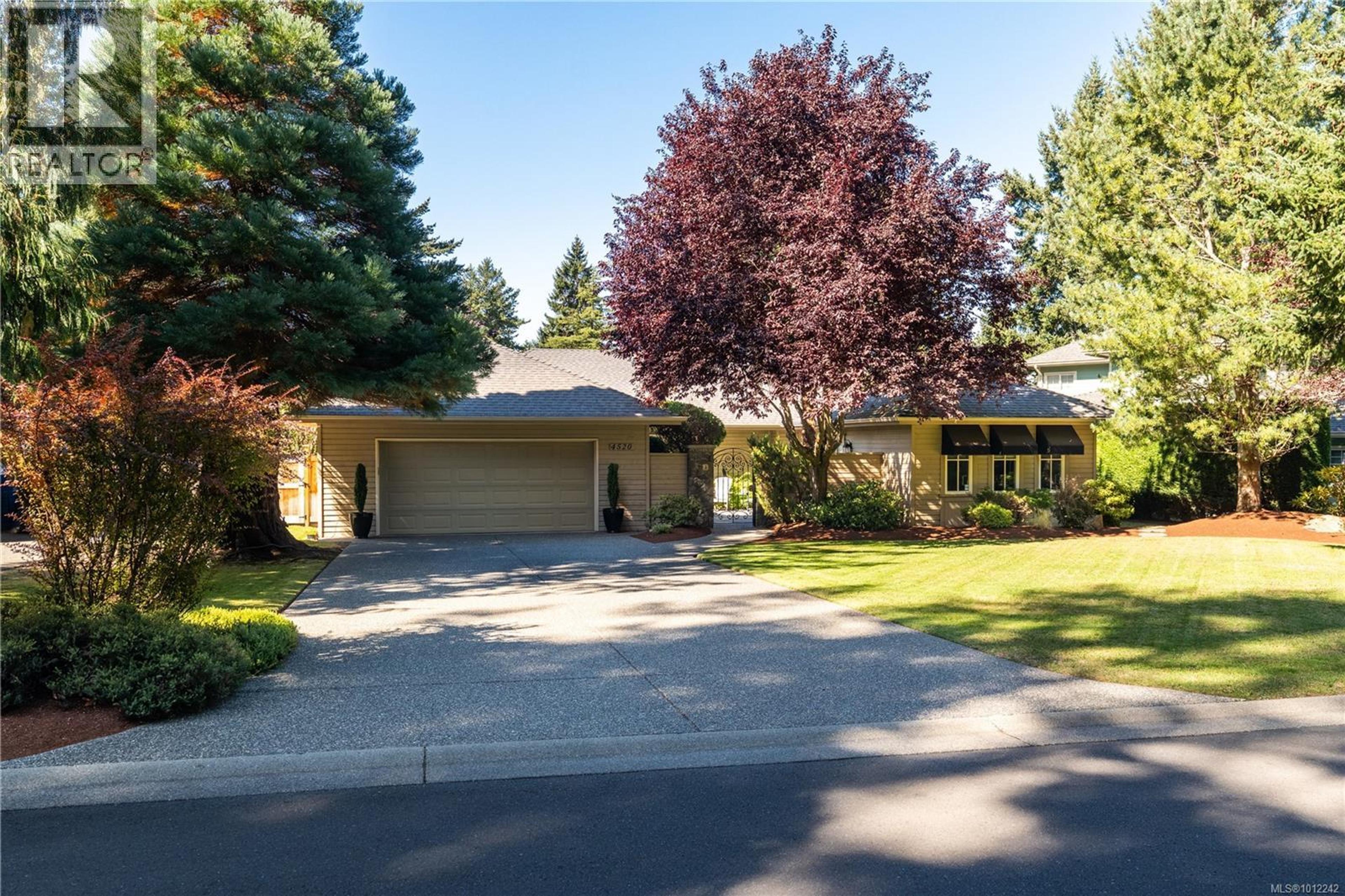 4520 Limerick Lane, Saanich - Exteriors - Photo 3