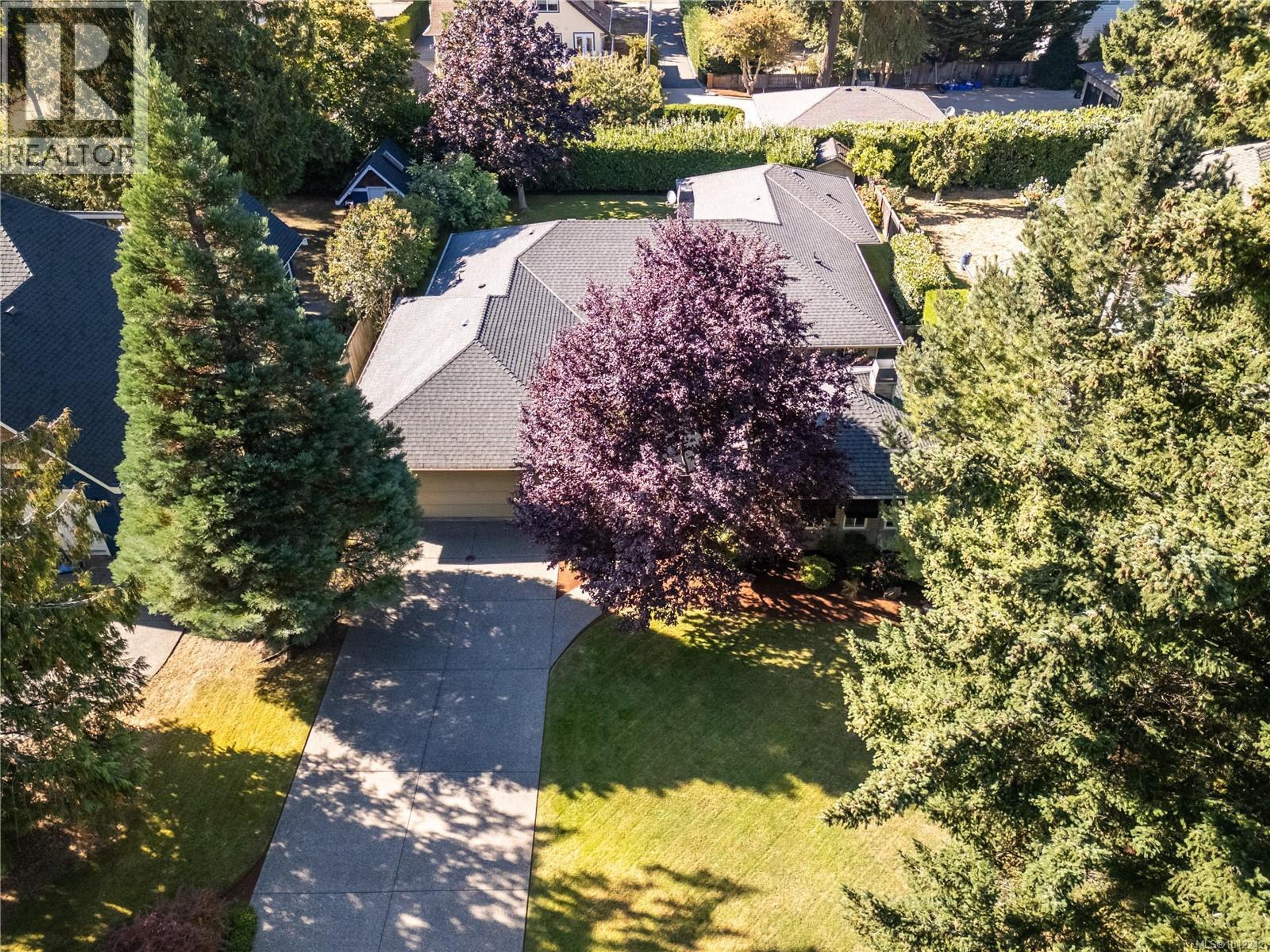 4520 Limerick Lane, Saanich - Exteriors - Drone/Aerial View - Photo 6