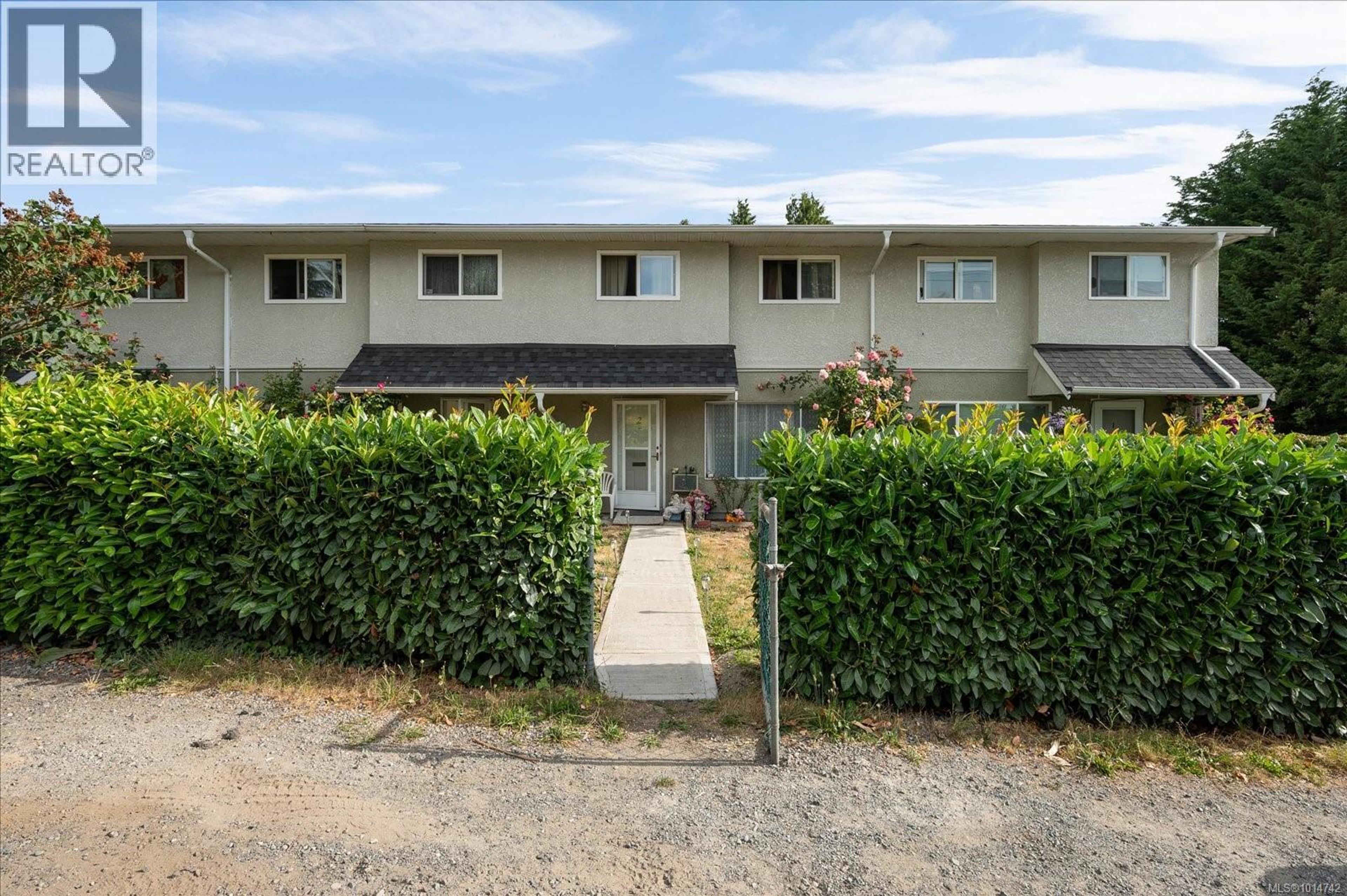 1656 Meredith Rd, Nanaimo - Exteriors - Full Complex View - Photo 5