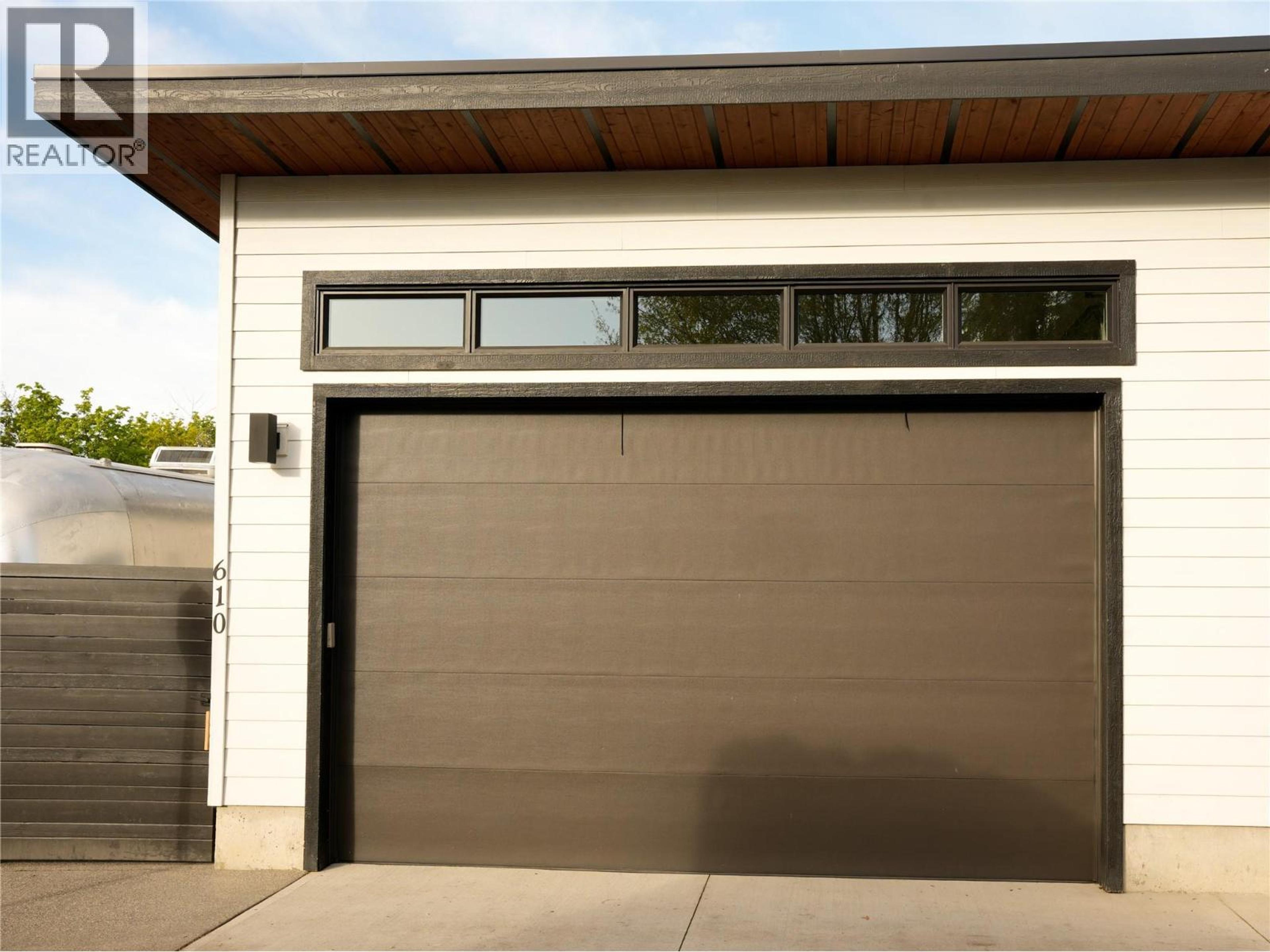 610 Barrera Road, Kelowna - Exteriors - Photo 3