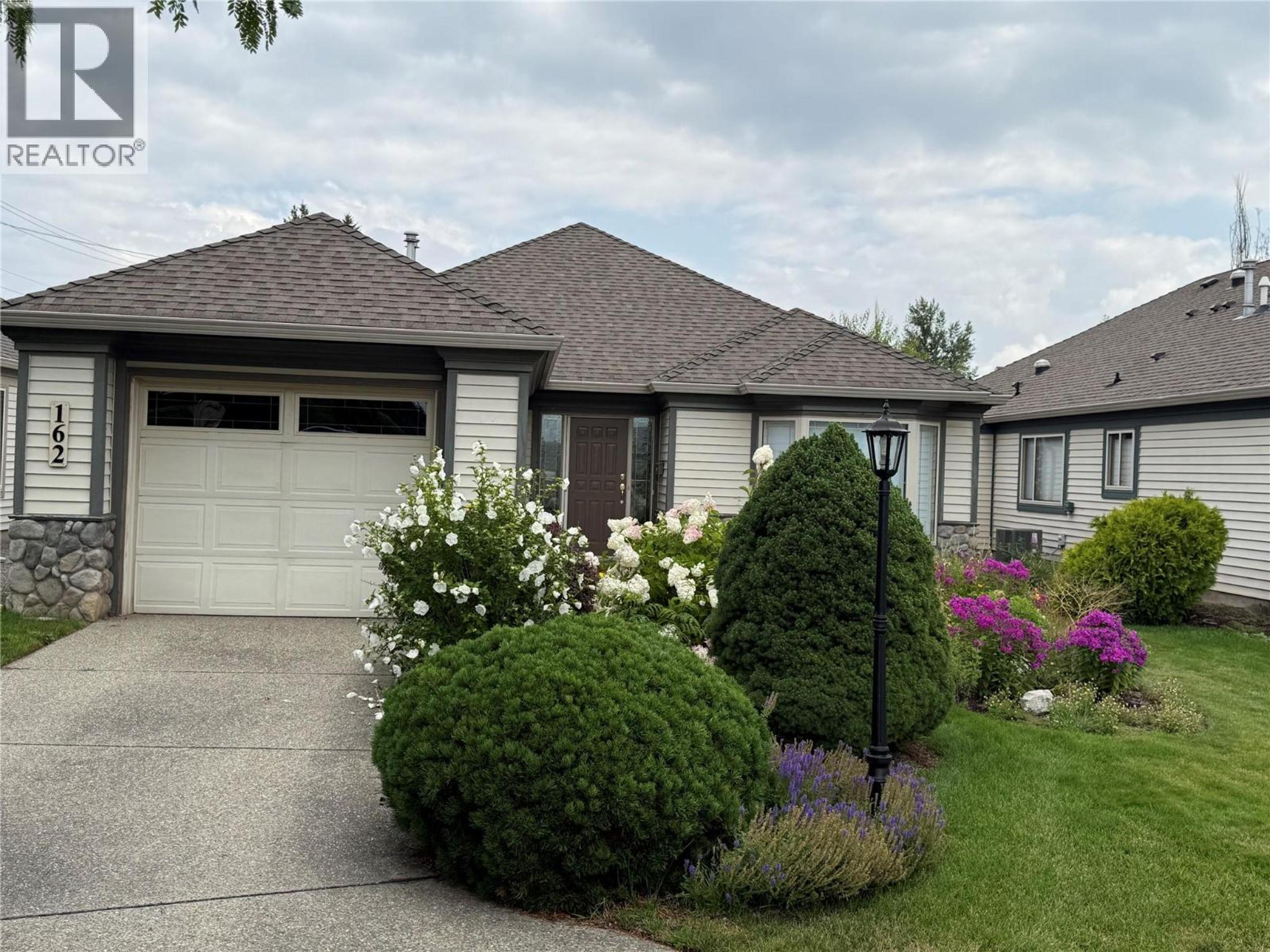 550 Yates Road, Kelowna - Exteriors - Photo 2