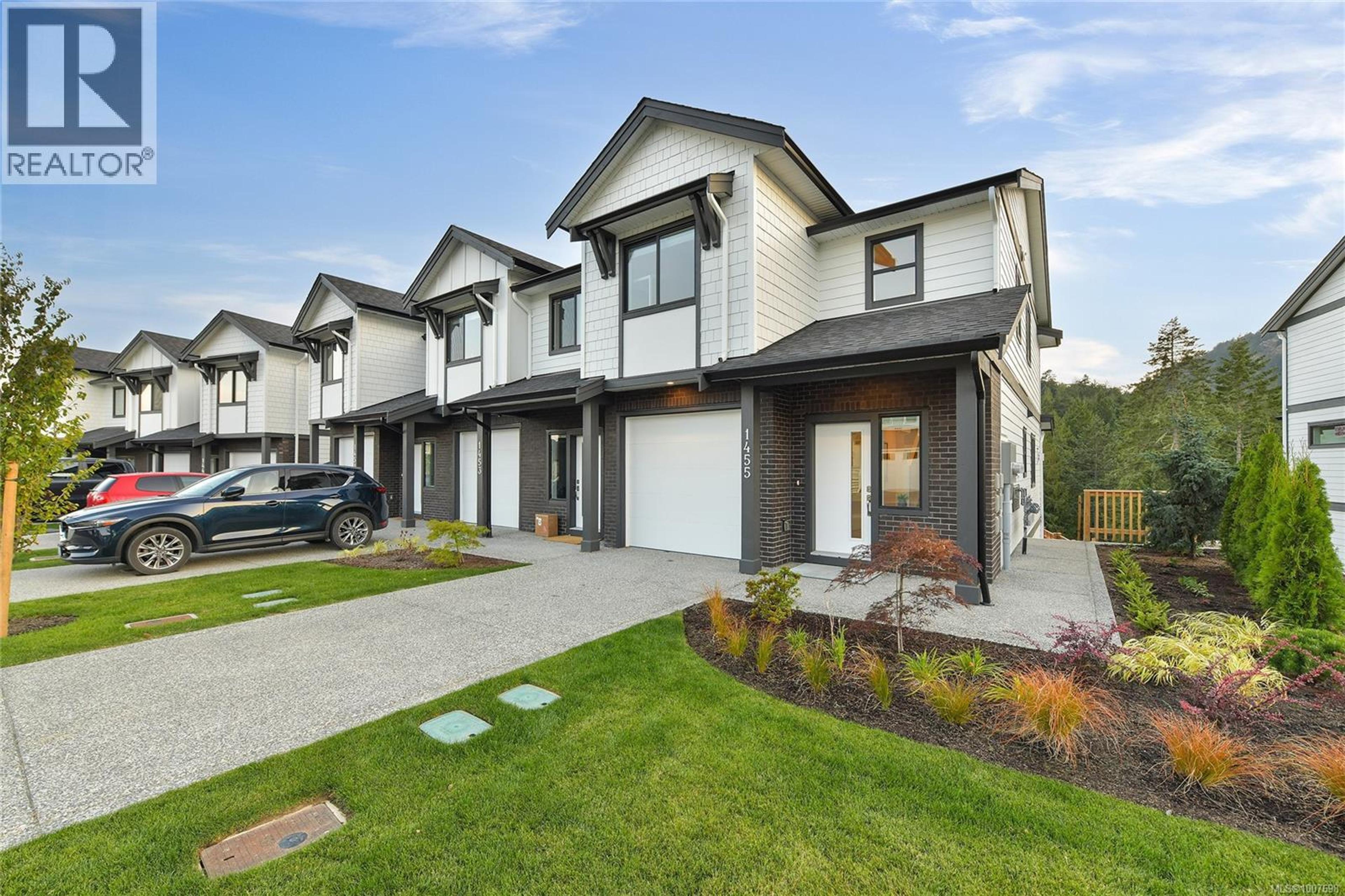 1455 Atlas Dr, Langford - Exteriors - Full Complex View - Photo 4