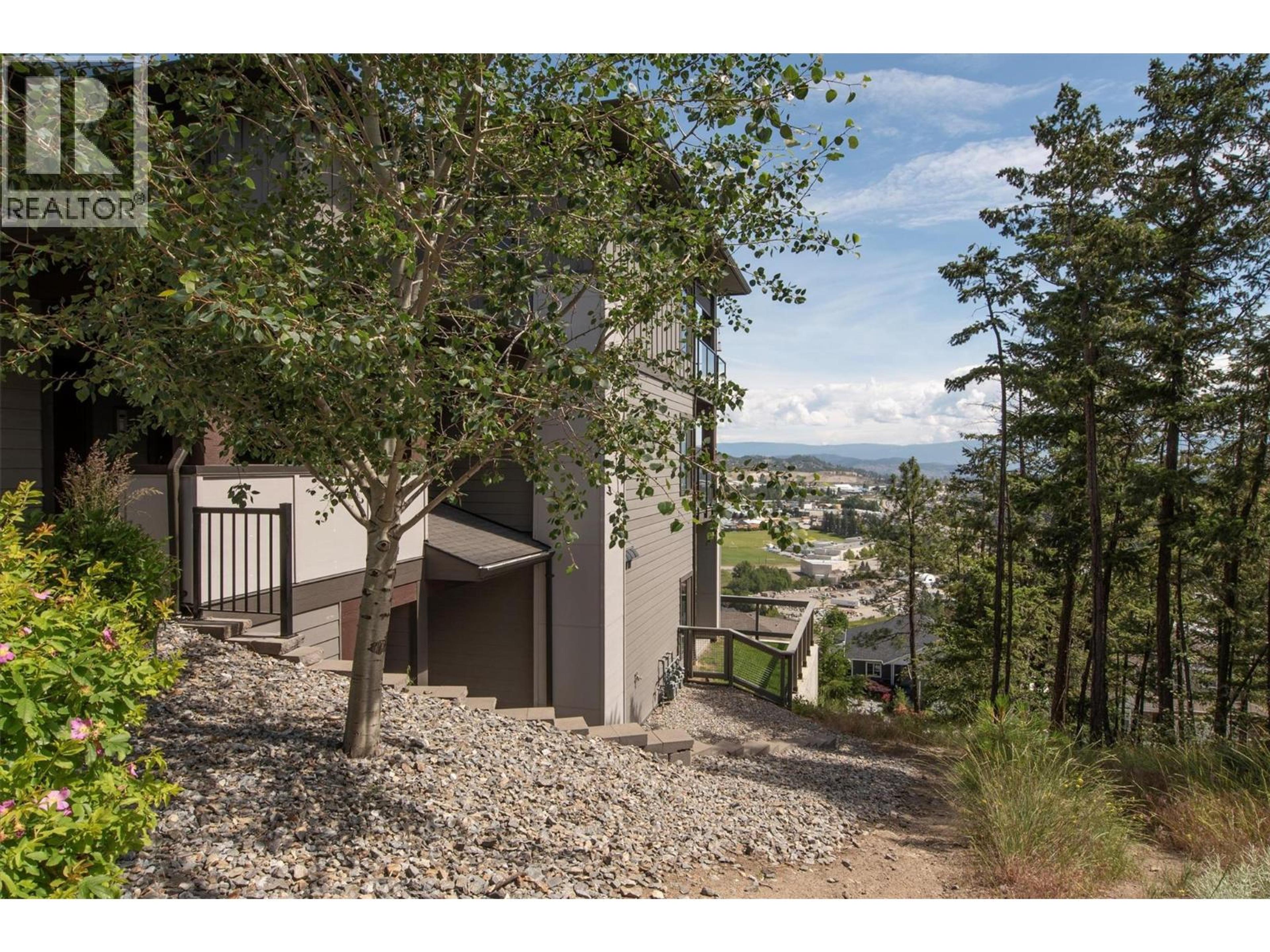 2161 Upper Sundance Drive, West Kelowna - Exteriors - Photo 2