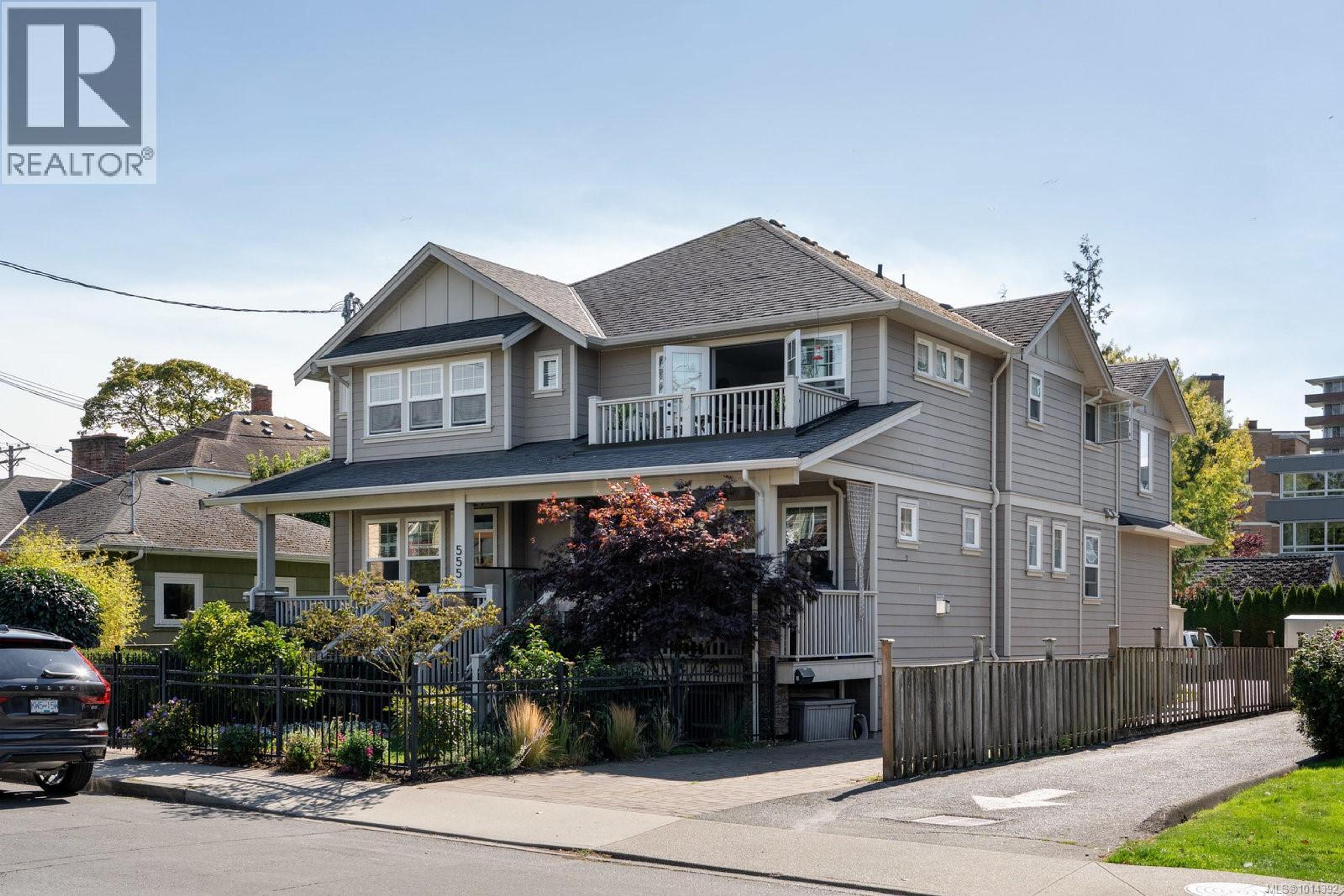 555 Niagara St, Victoria - Exteriors - Photo 1