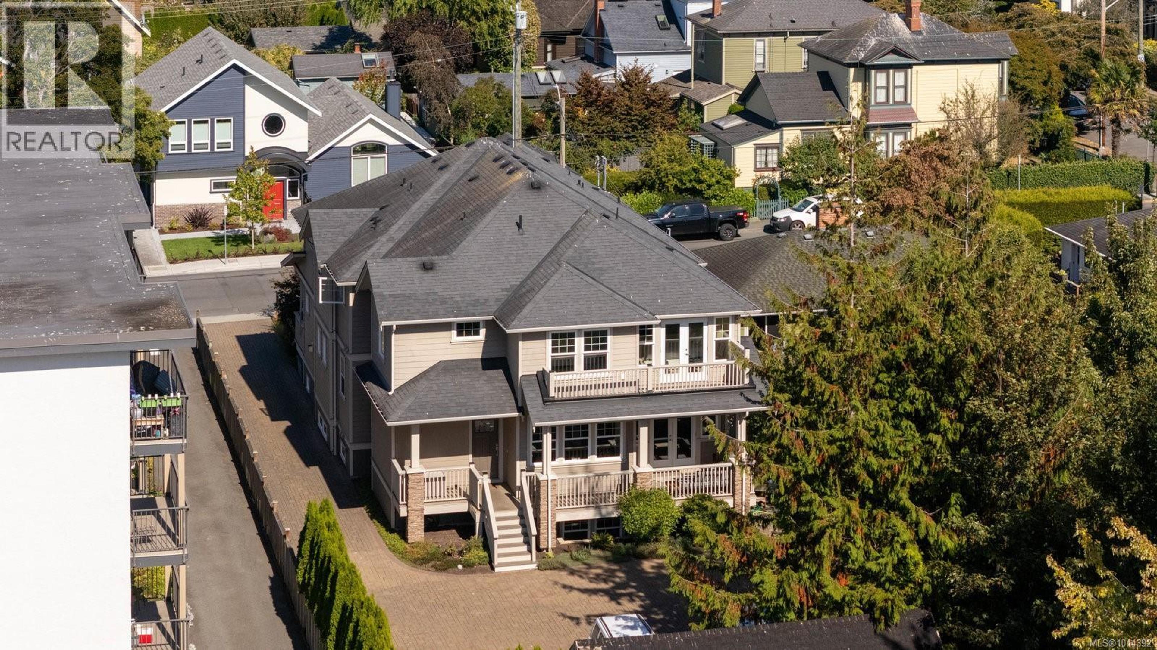 555 Niagara St, Victoria - Exteriors - Drone/Aerial View - Photo 2