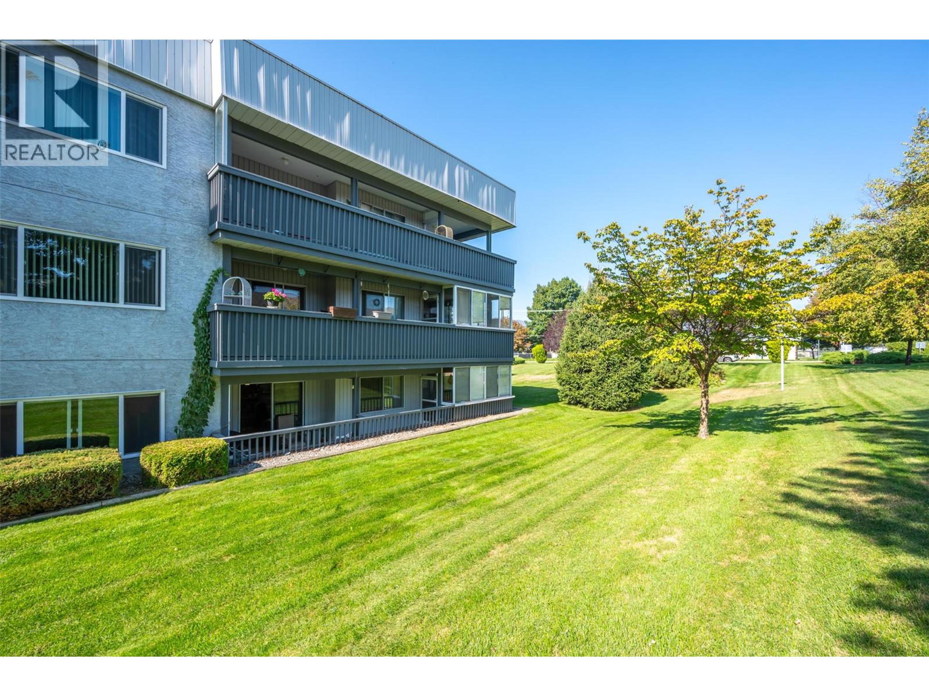 262 Kinney Avenue, Penticton - Exteriors - Photo 3