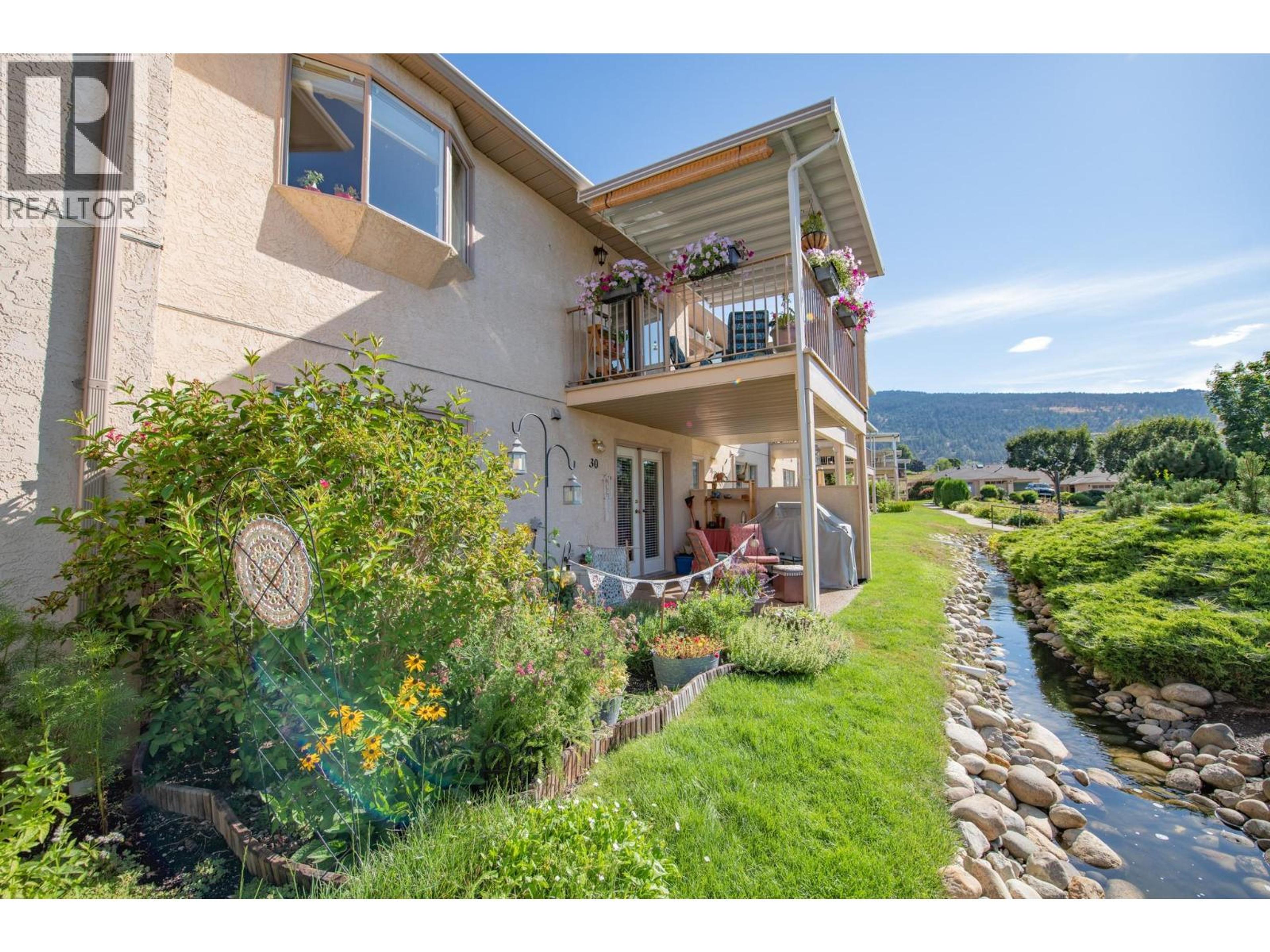 1001 30 Avenue, Vernon - Exteriors - Photo 6