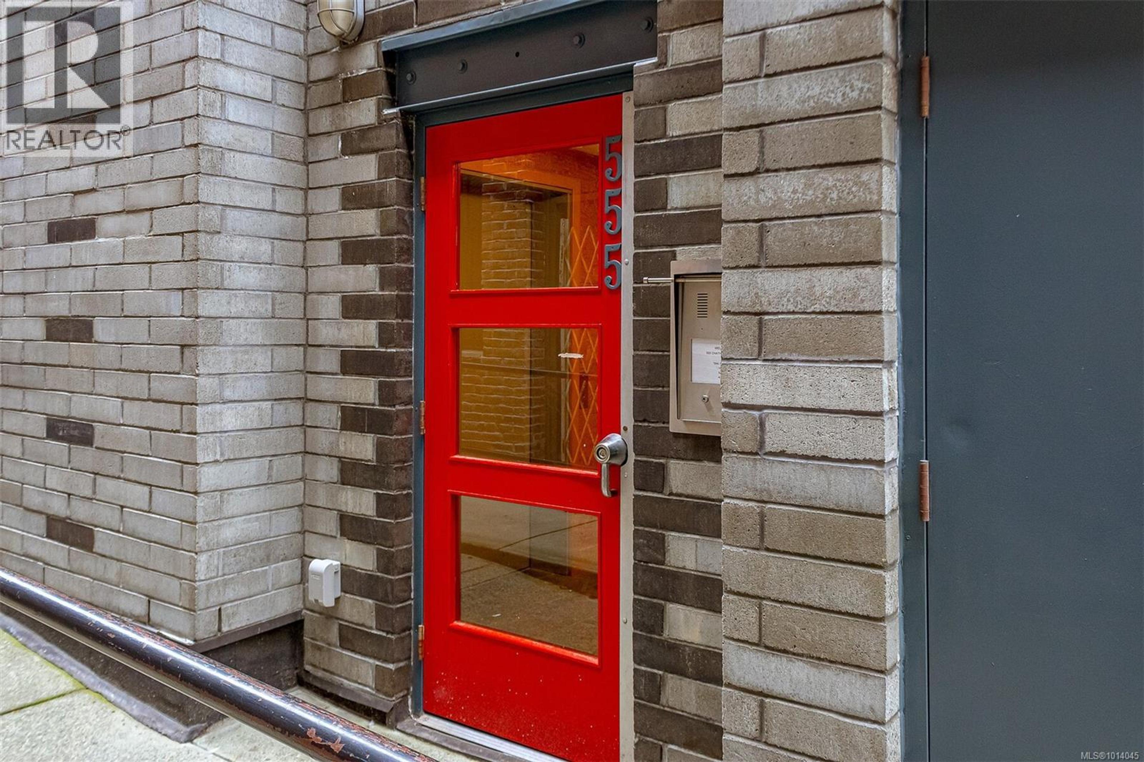 555 Chatham St, Victoria - Exteriors - Photo 3