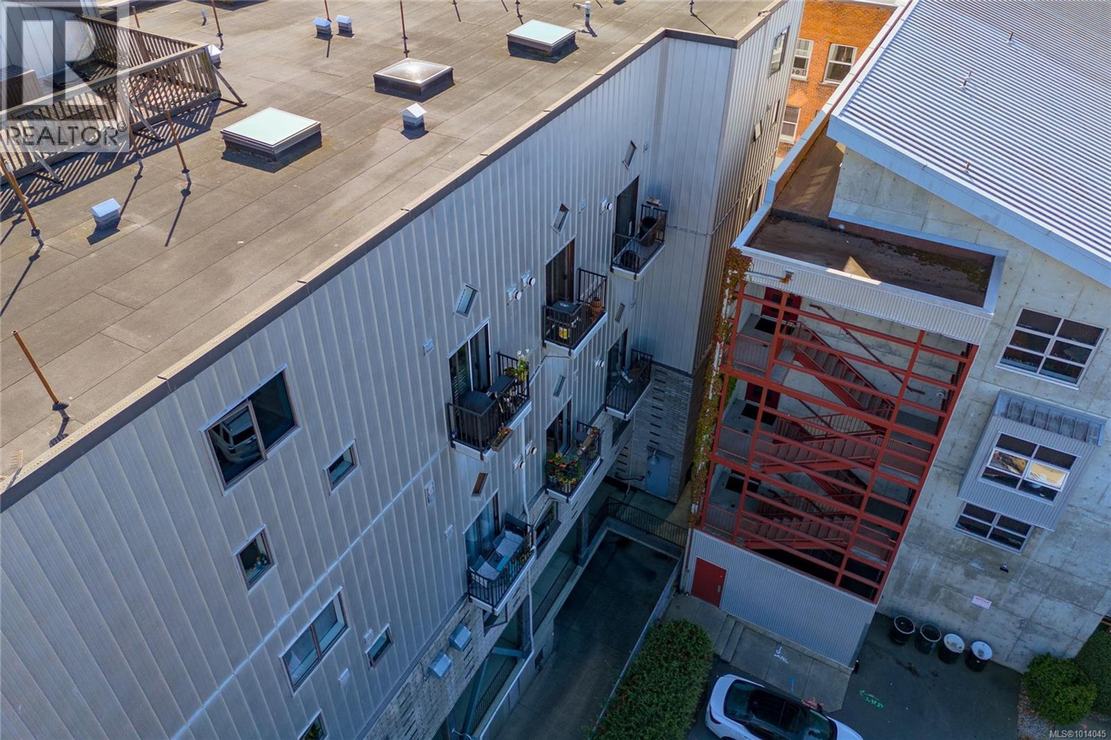 555 Chatham St, Victoria - Exteriors - Full Complex View, Drone/Aerial View - Photo 4