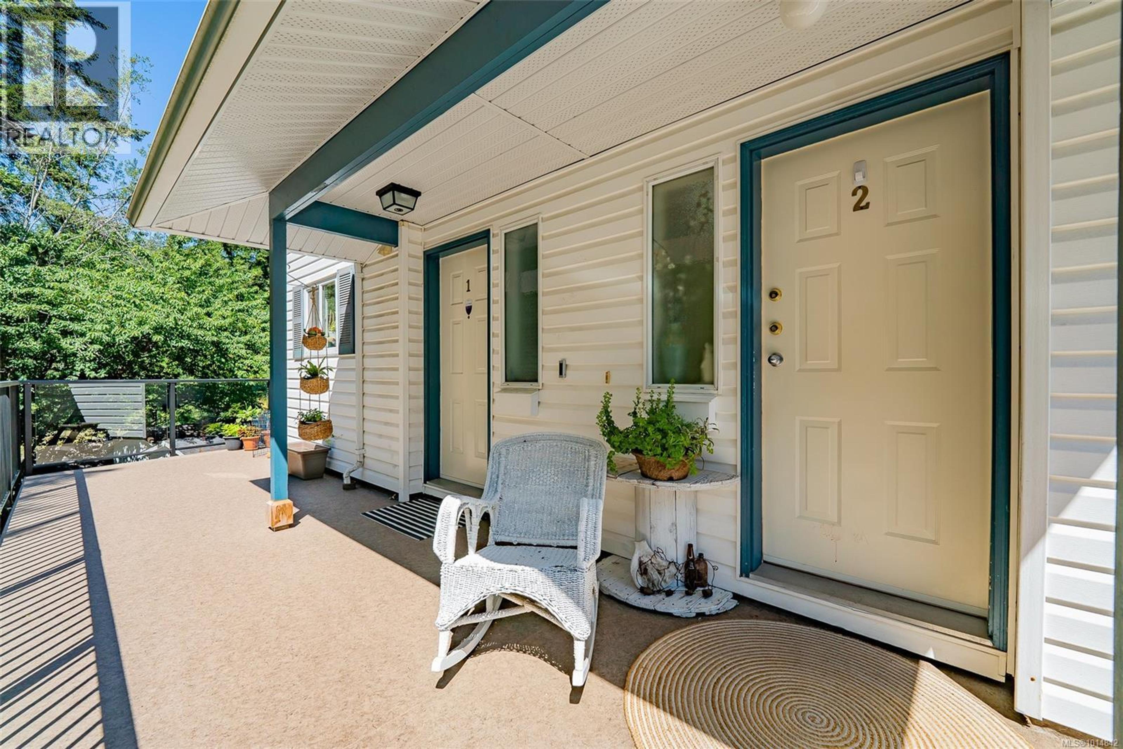 3470 Hillside Ave, Nanaimo - Exteriors - Photo 2