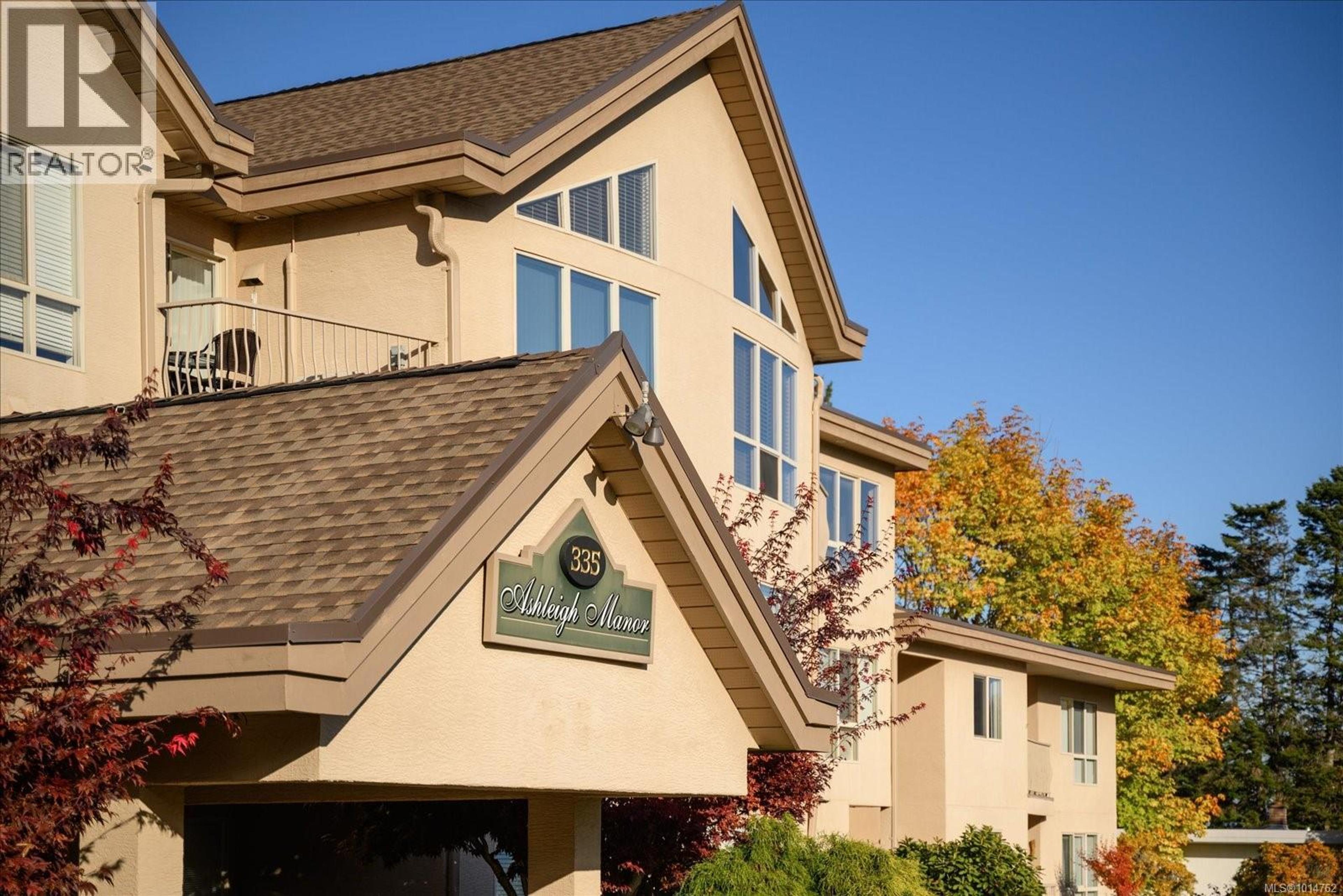 335 Hirst Ave W, Parksville - Exteriors - Full Complex View - Photo 3