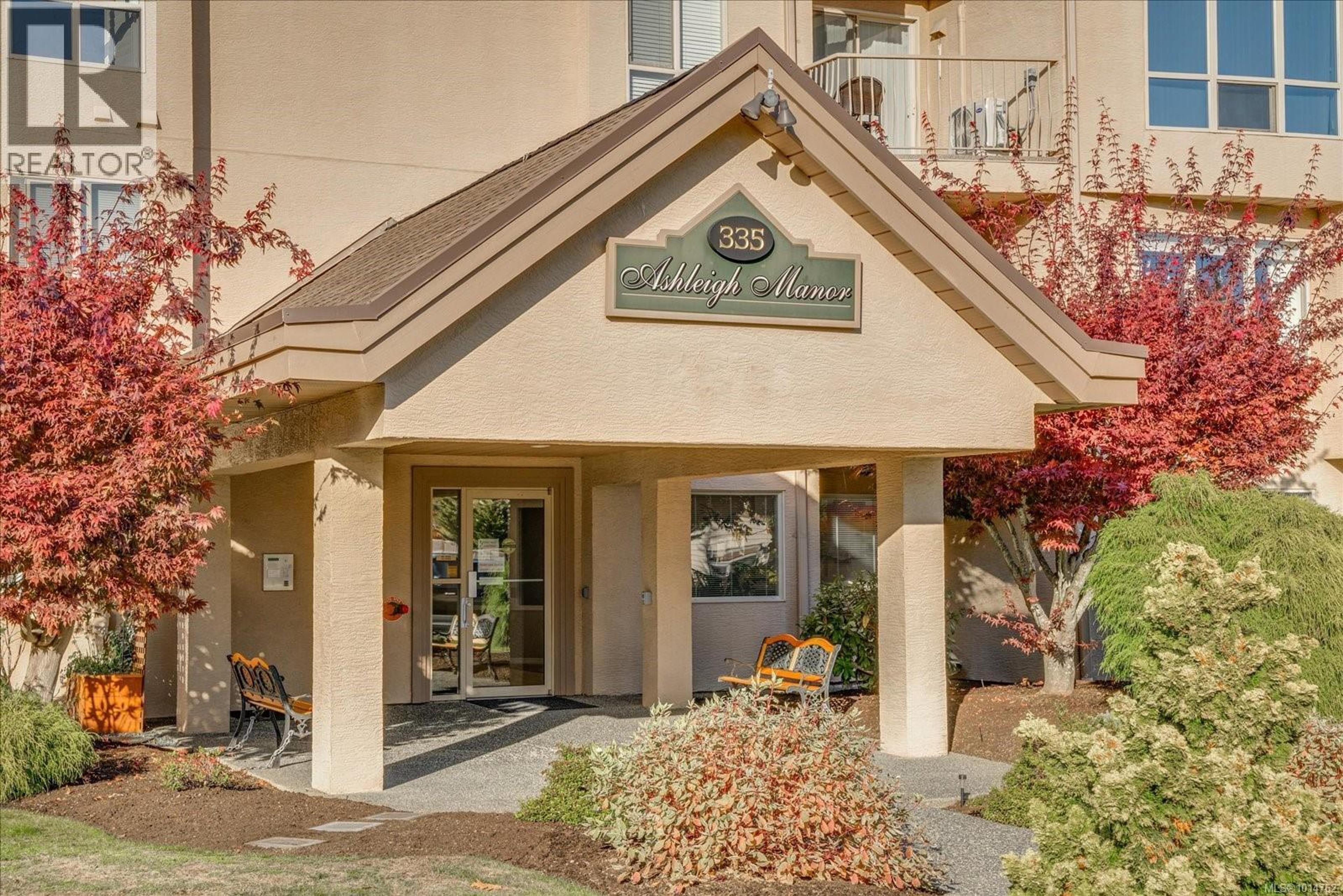 335 Hirst Ave W, Parksville - Exteriors - Photo 4