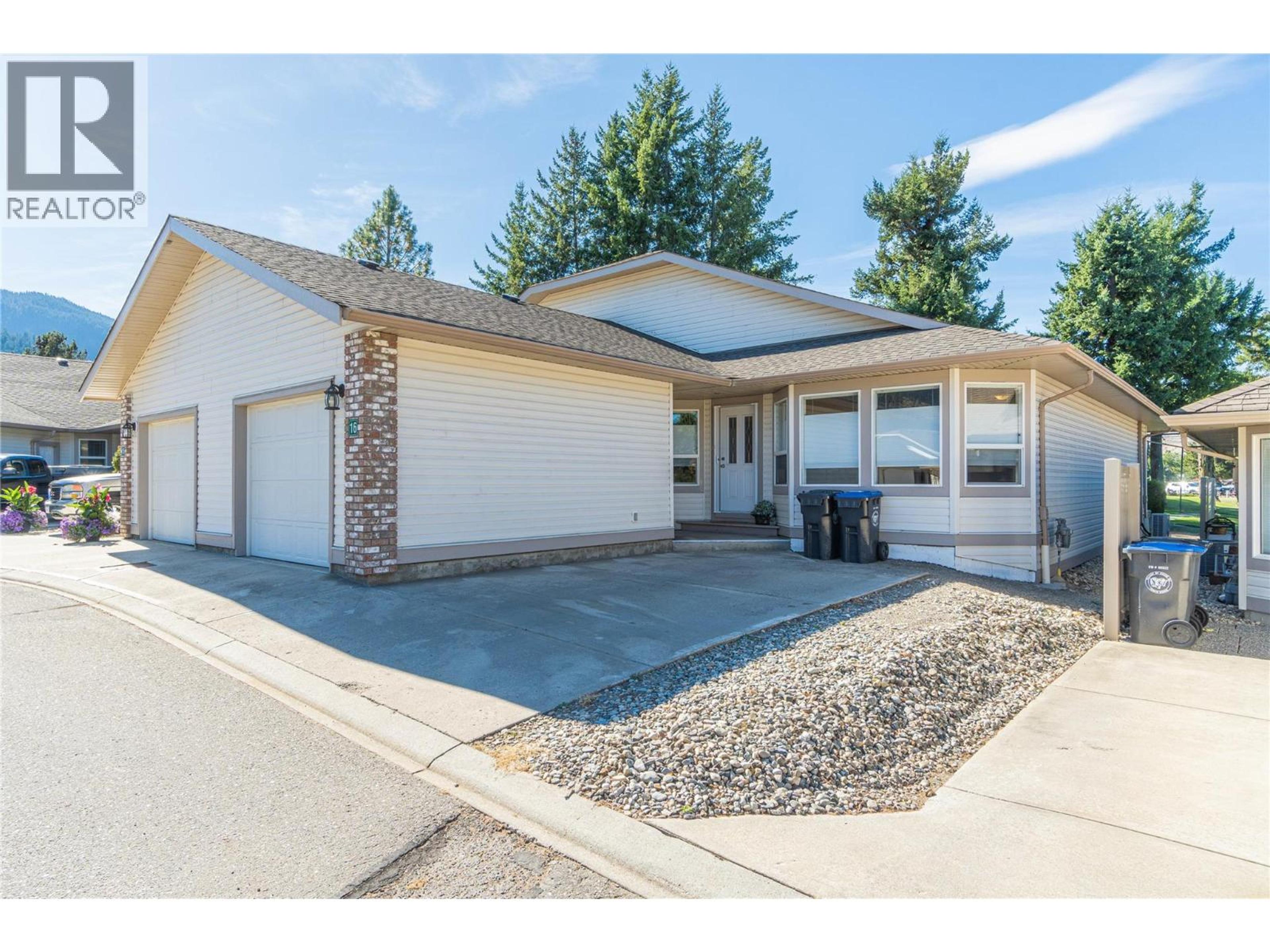 312 Arbutus Street, Chase - Exteriors - Photo 2