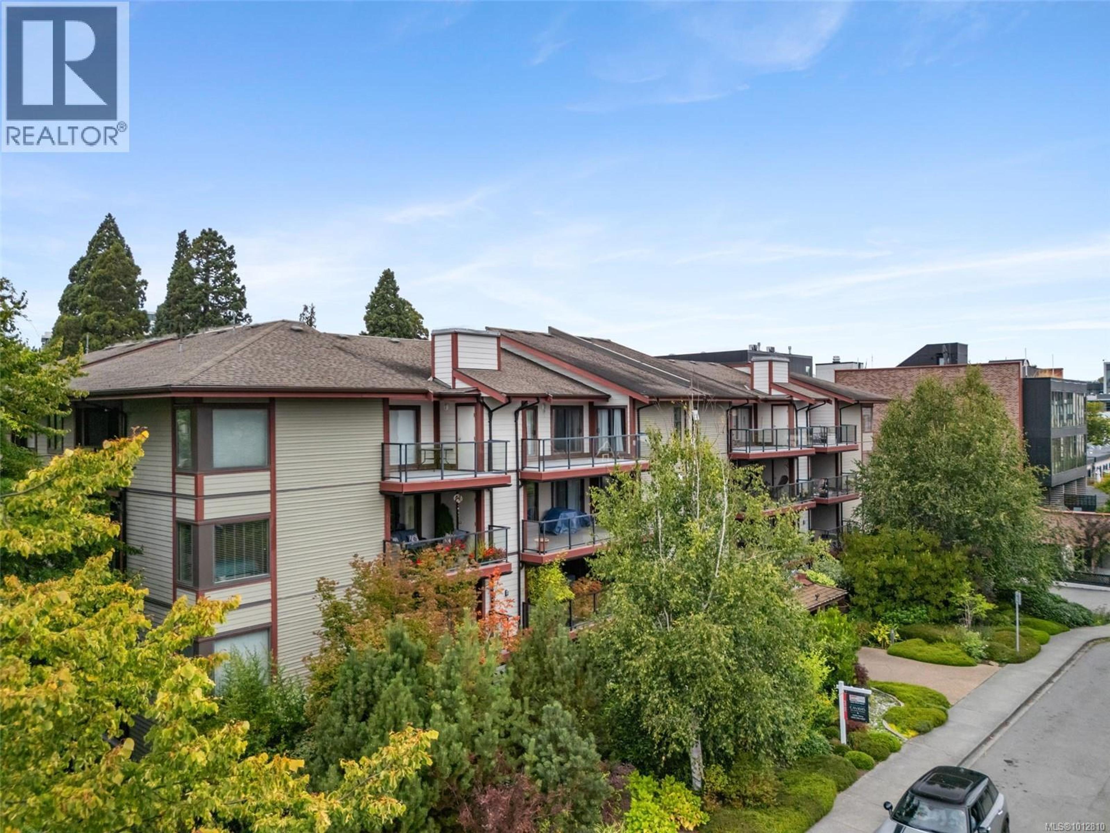 420 Parry St, Victoria - Exteriors - Photo 2