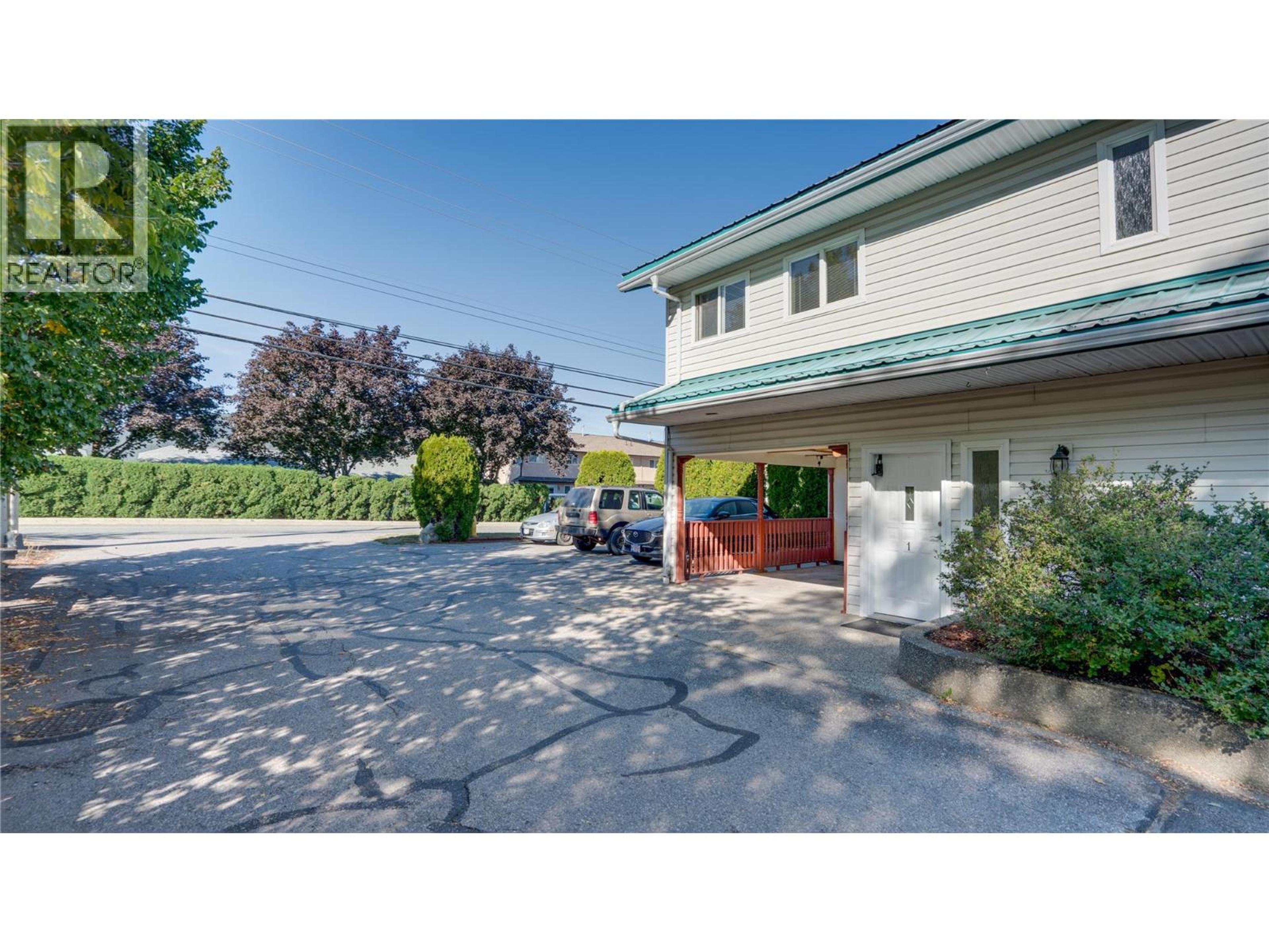 2620 Pleasant Valley Road, Armstrong - Exteriors - Photo 2