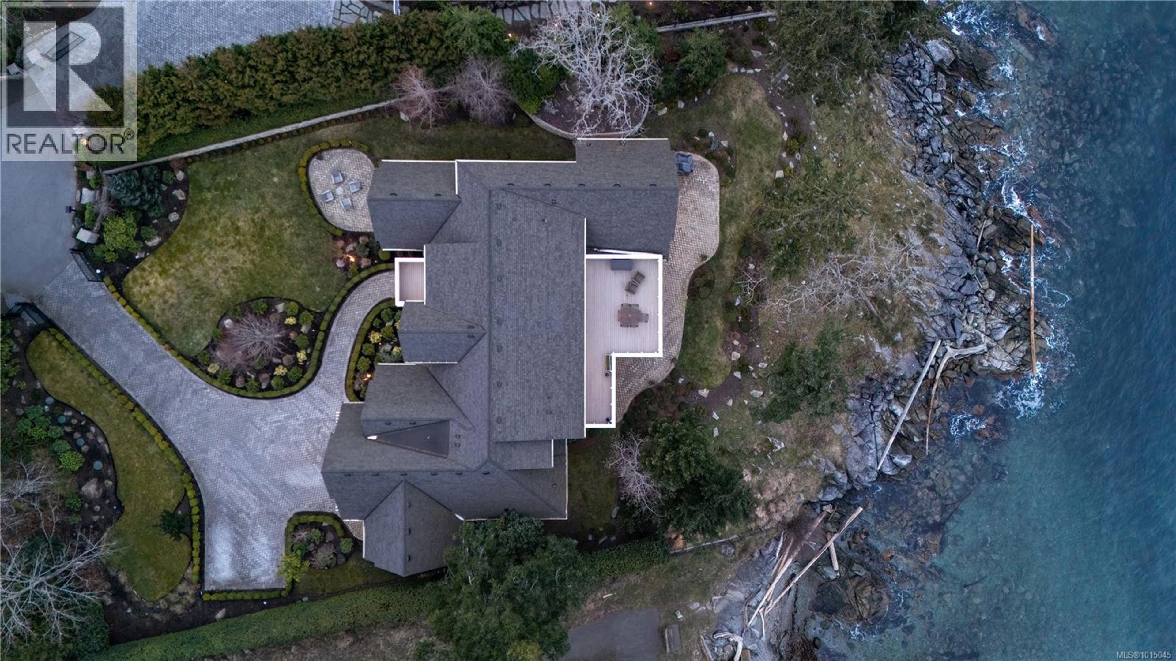 2616 Queenswood Lane, Saanich - Exteriors - Drone/Aerial View - Photo 8