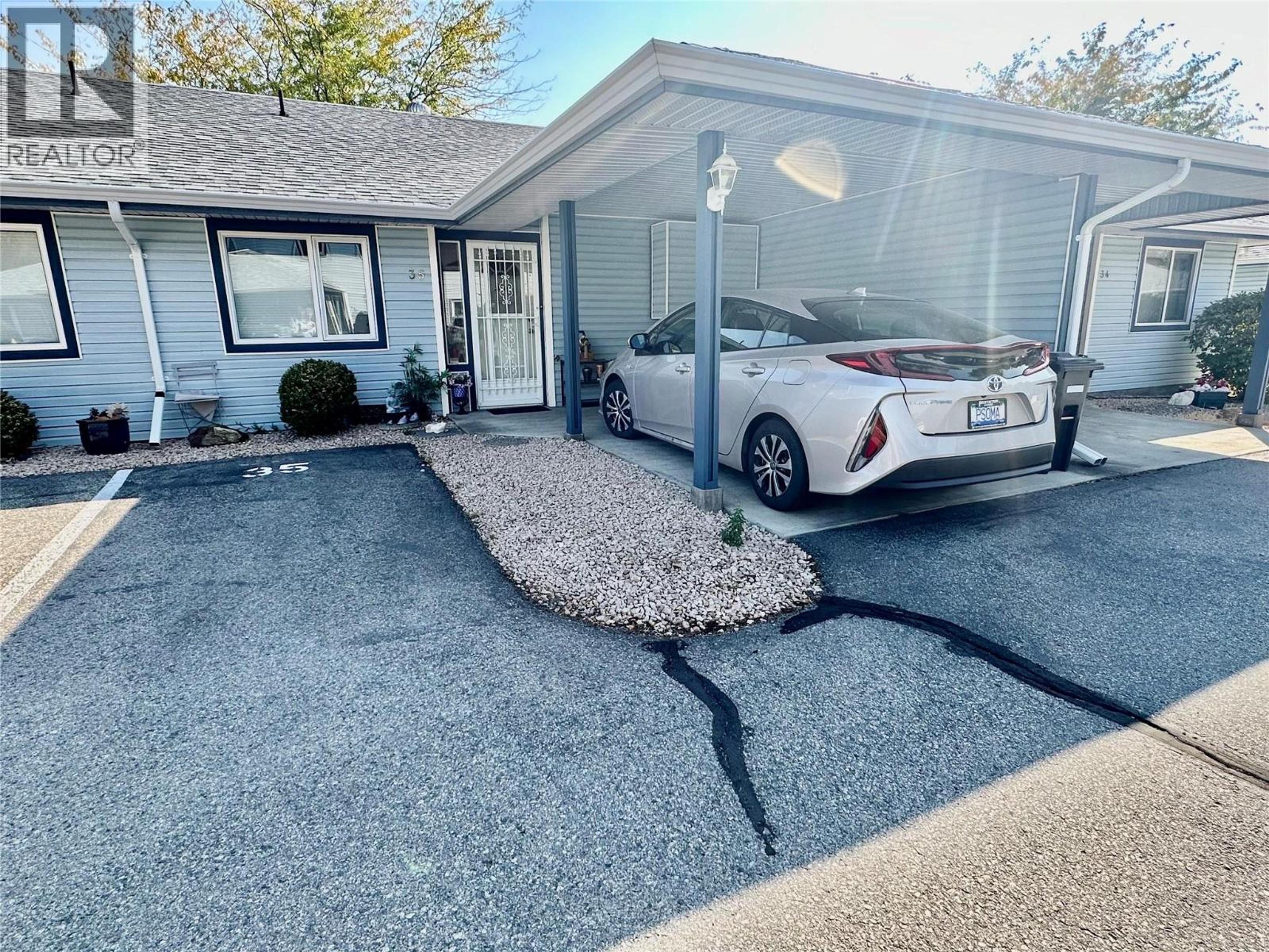 6446 MEADOWS Drive, Oliver - Exteriors - Photo 2