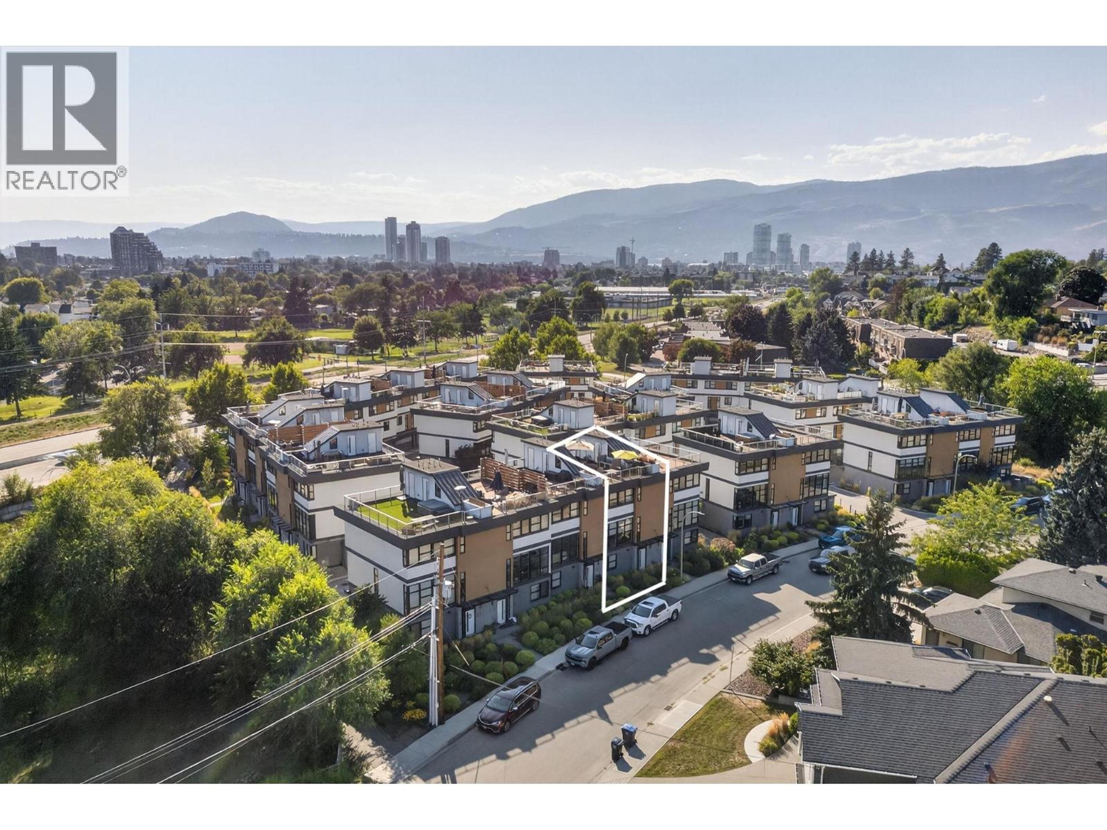 1515 Highland Drive N, Kelowna - Exteriors - Full Complex View, Drone/Aerial View - Photo 2