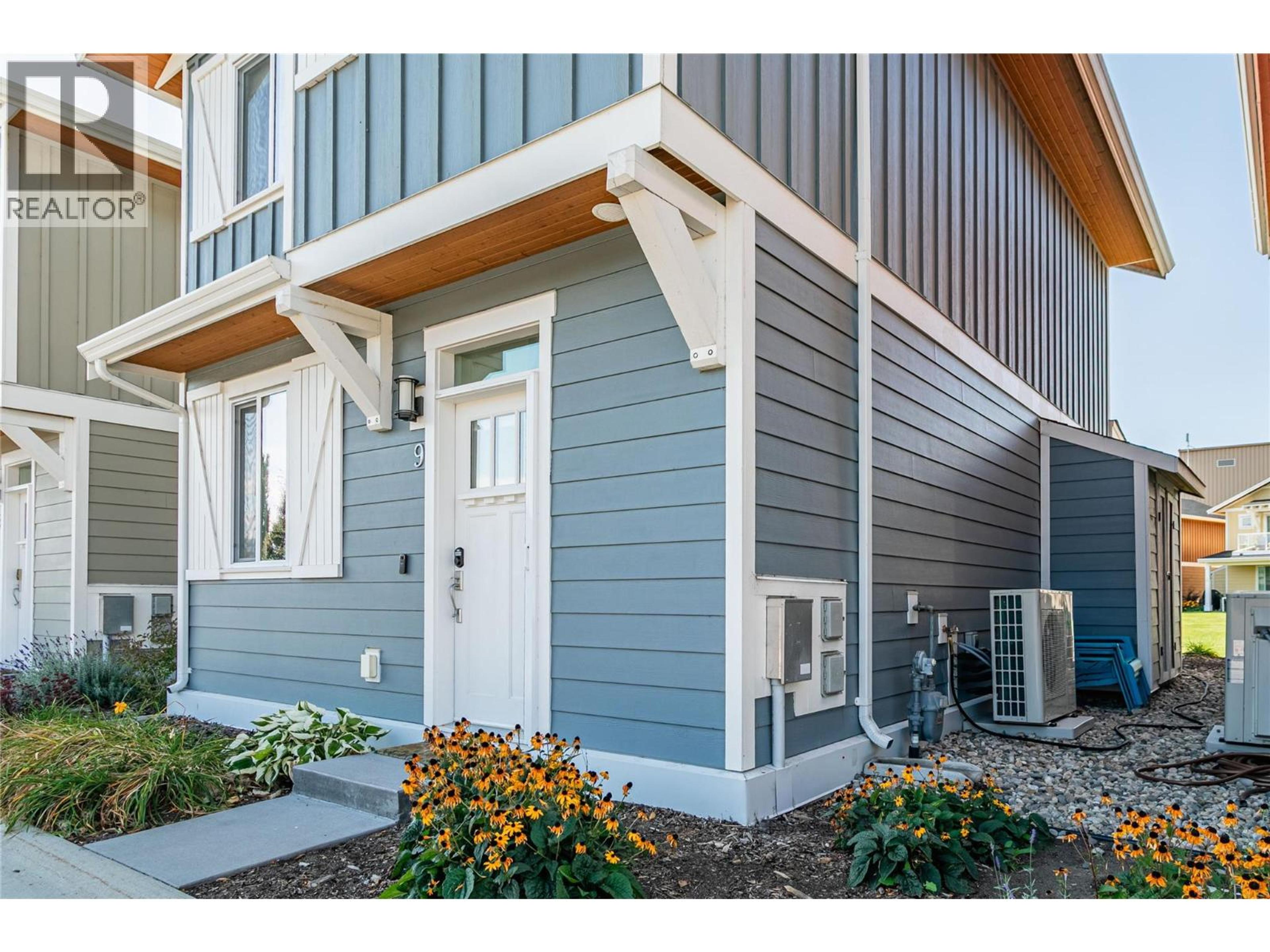 3750 West Bay Road, West Kelowna - Exteriors - Photo 3