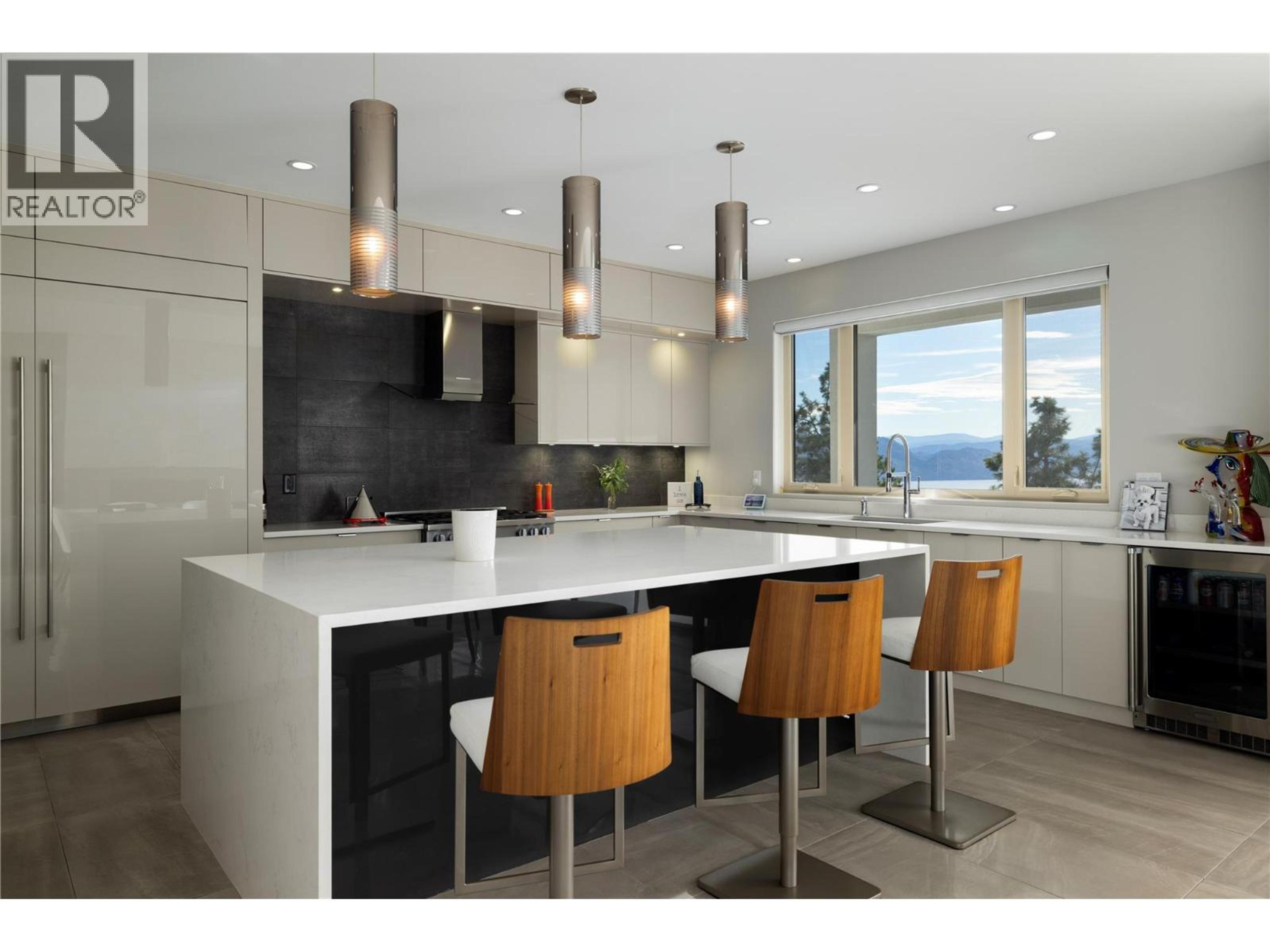 3301 VINEYARD VIEW DRIVE - Image 2