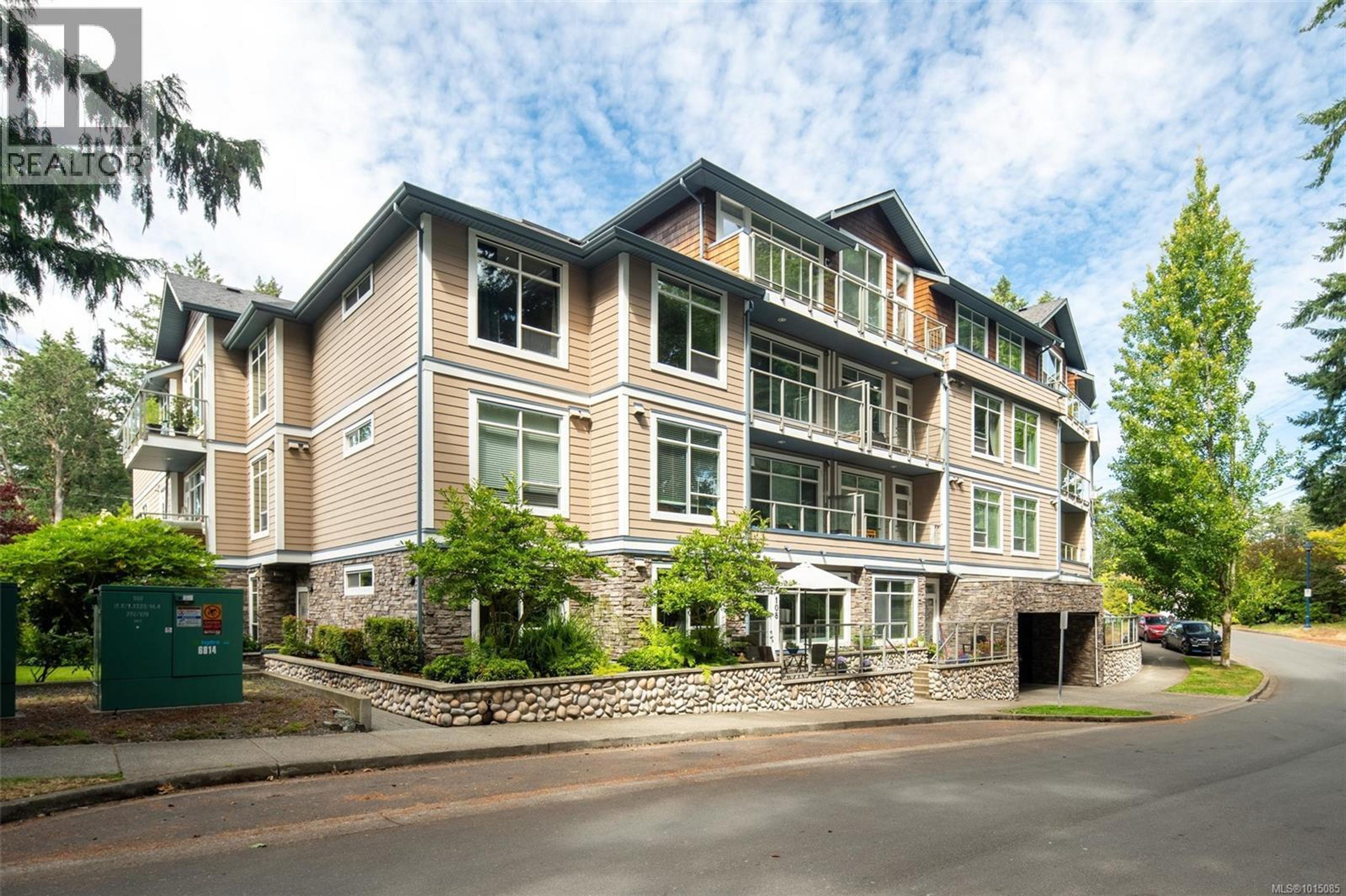 608 Fairway Ave, Langford - Exteriors - Photo 11