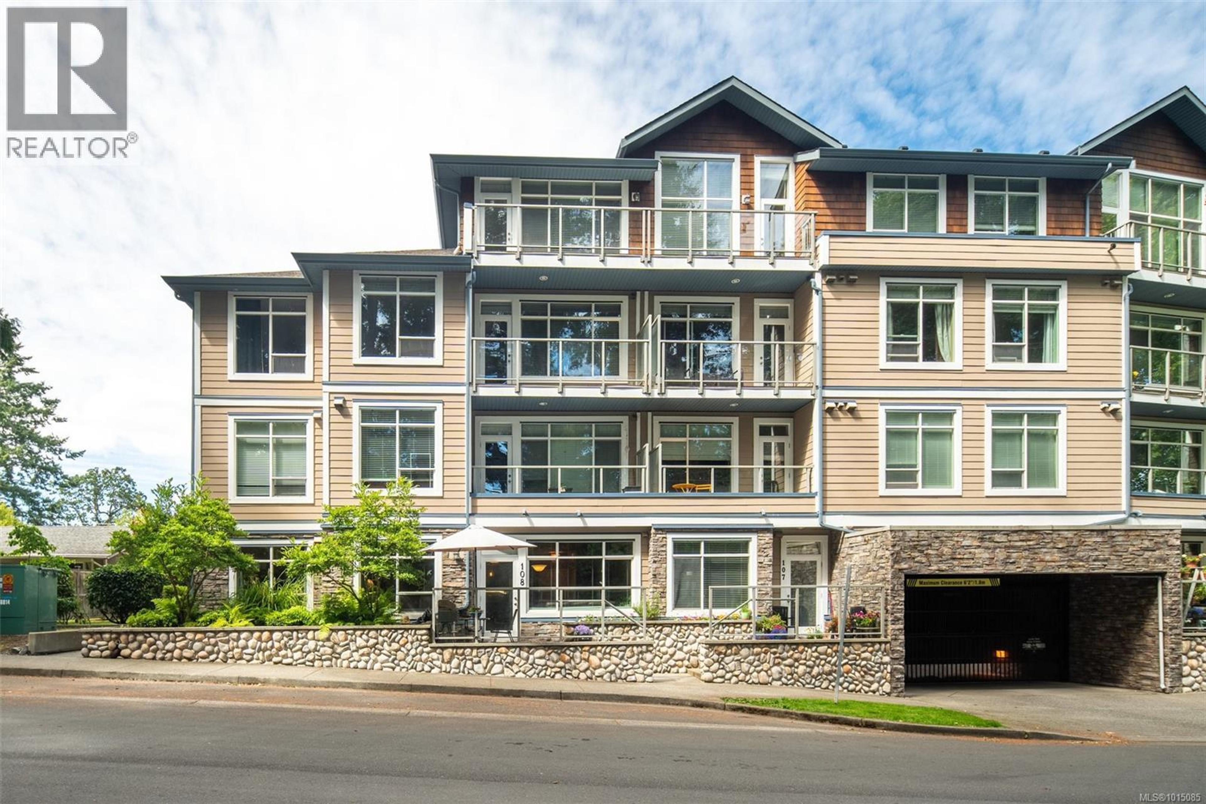 608 Fairway Ave, Langford - Exteriors - Photo 12