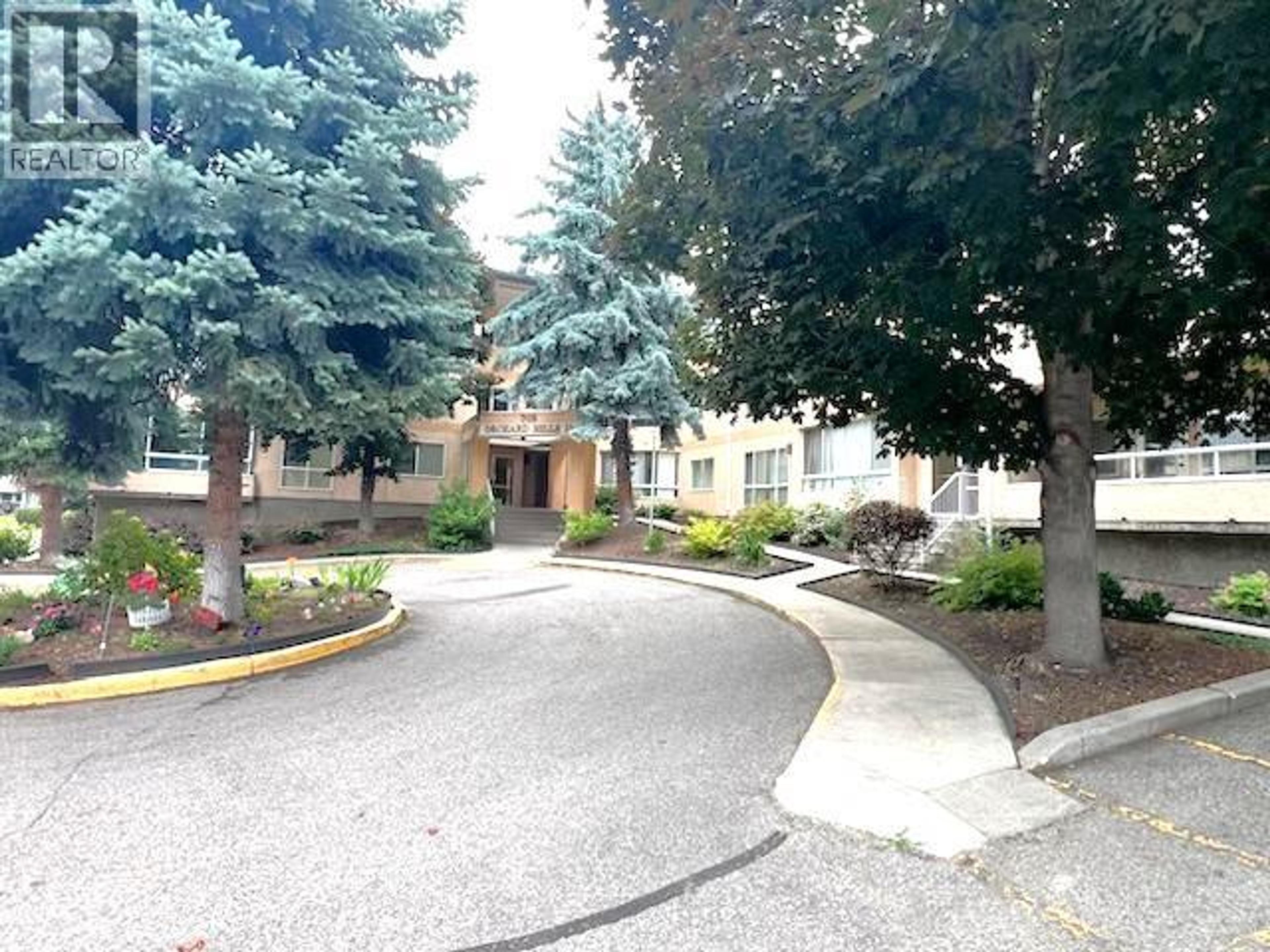 709 Houghton Road, Kelowna - Exteriors - Photo 1