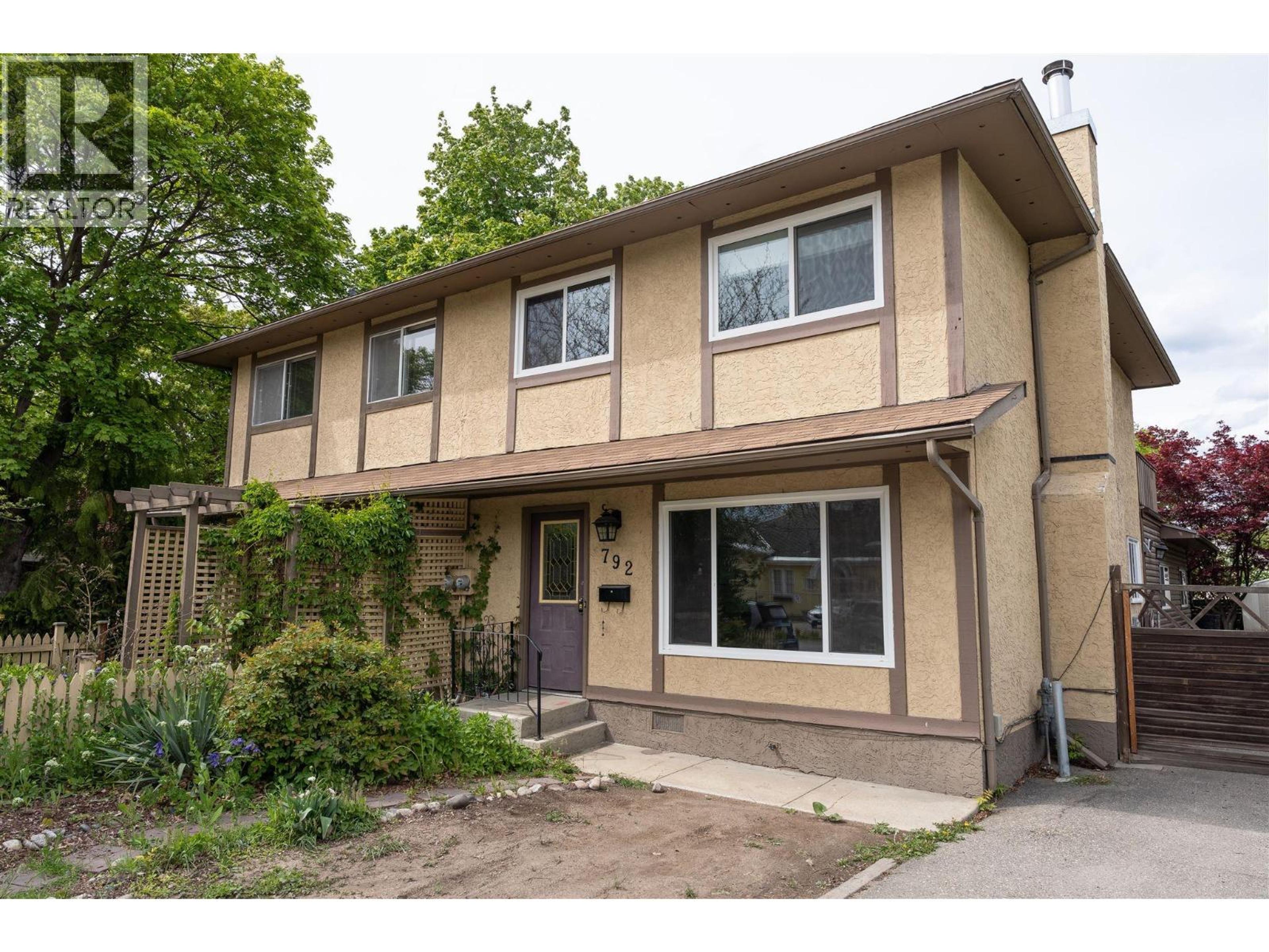 792 Dehart Avenue, Kelowna - Exteriors - Photo 2