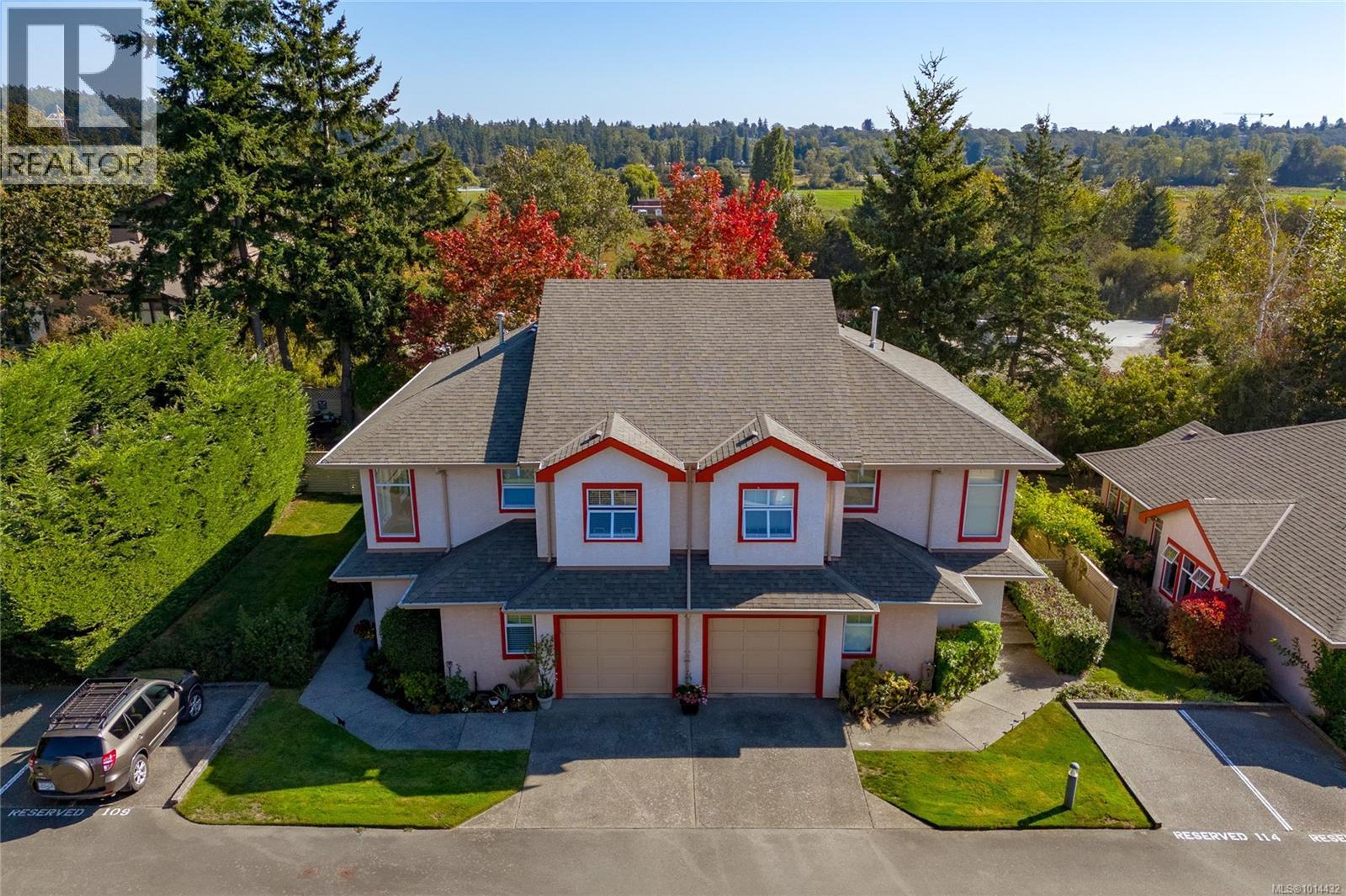 1110 Willow St, Saanich - Exteriors - Drone/Aerial View - Photo 1