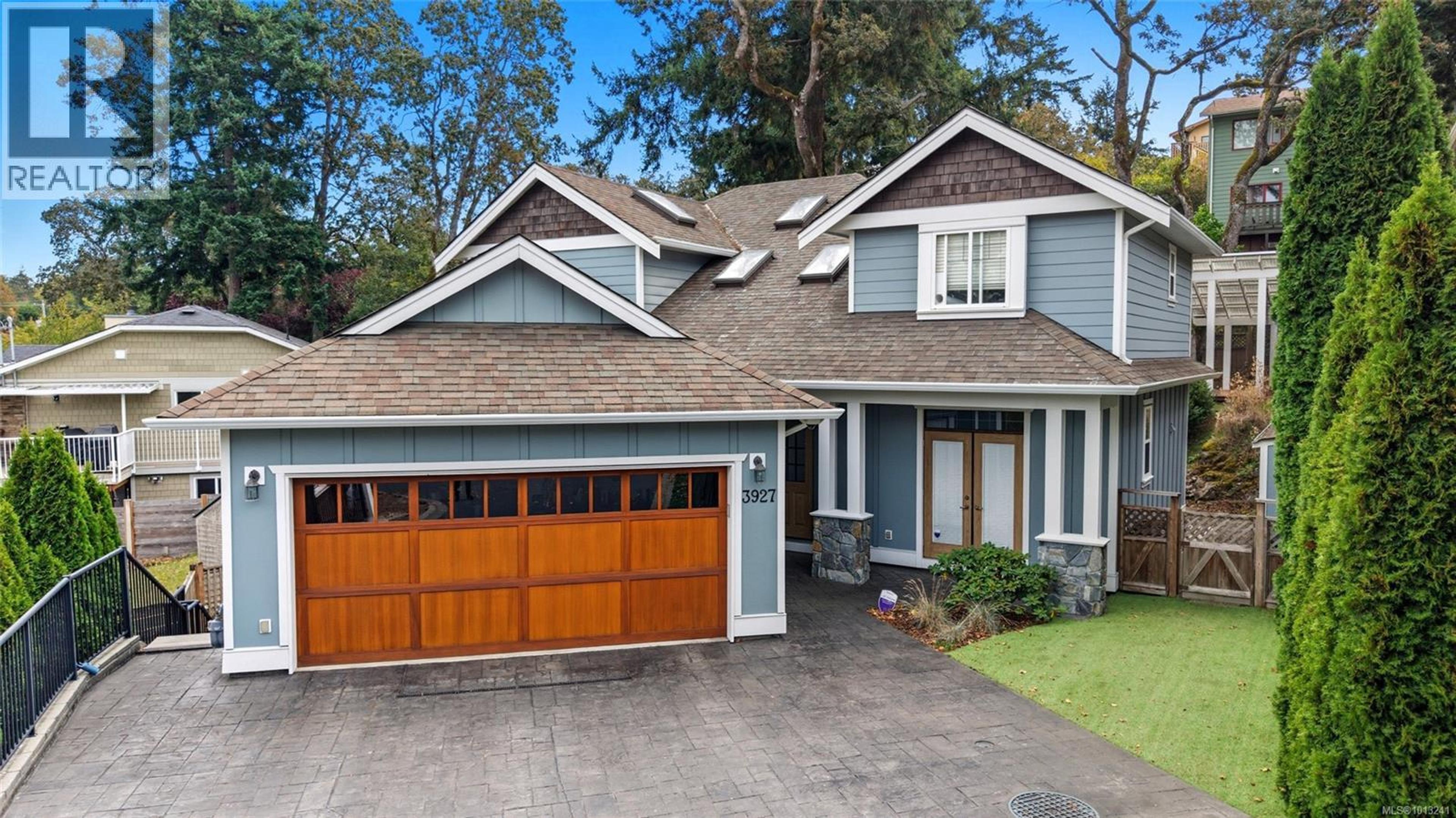 3927 Druce Lane, Saanich - Exteriors - Photo 1