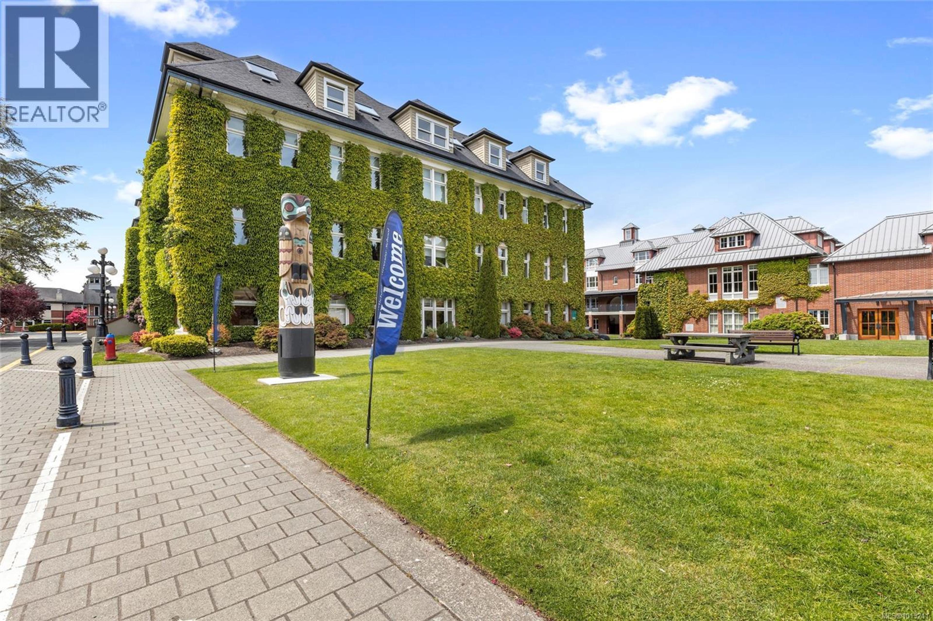 3927 Druce Lane, Saanich - Exteriors - Full Complex View - Photo 10