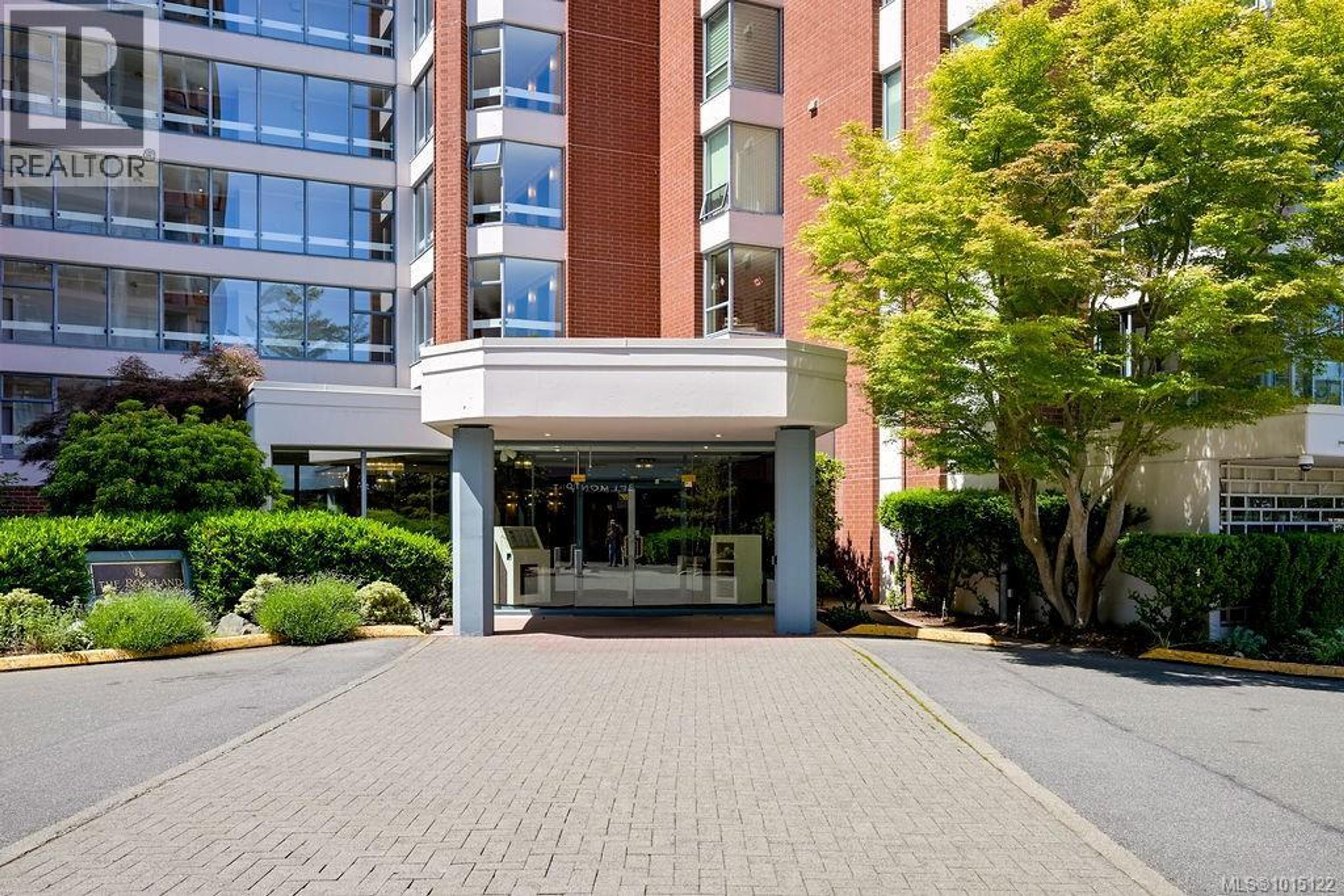 1033 Belmont Ave, Victoria - Exteriors - Photo 2