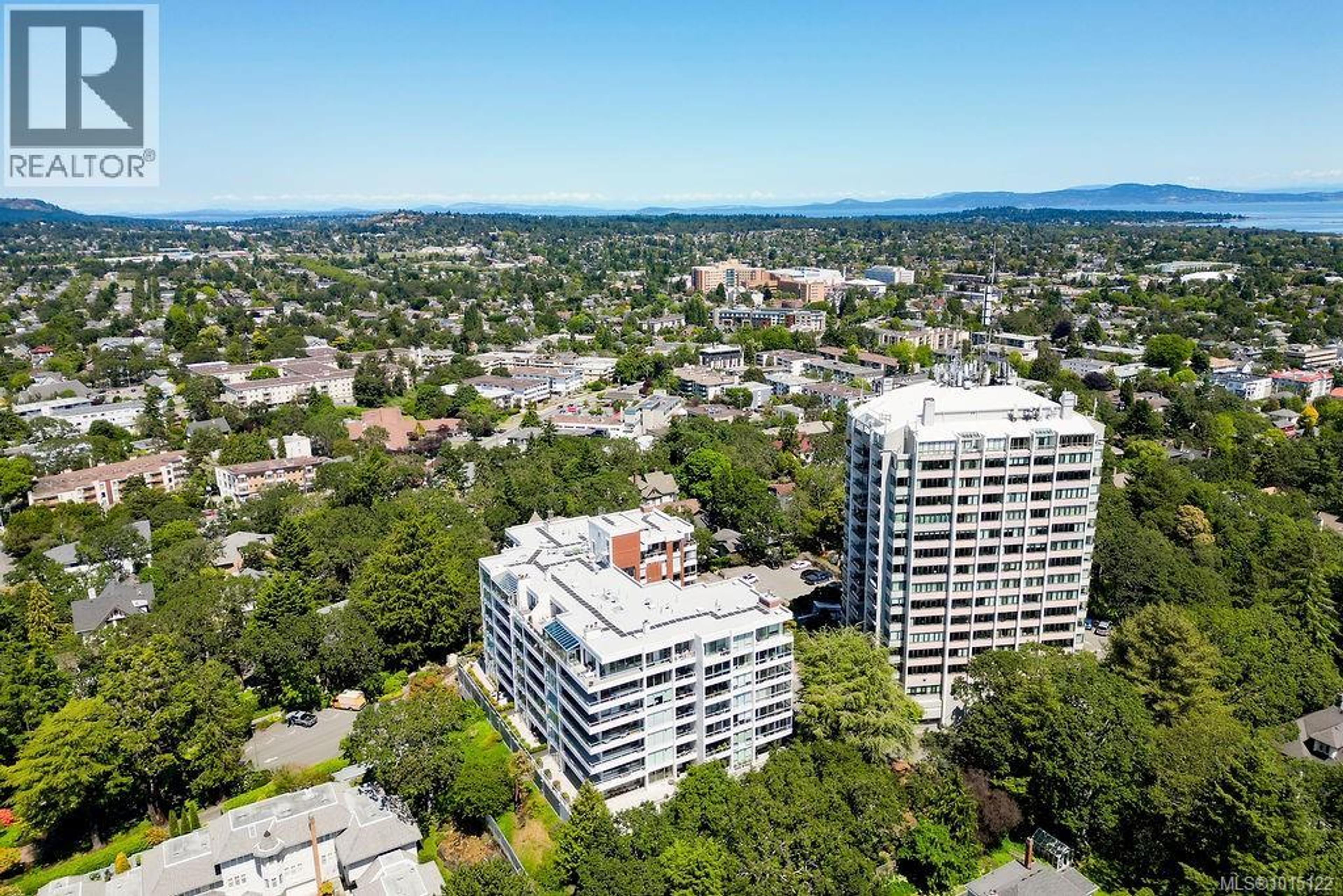 1033 Belmont Ave, Victoria - Exteriors - Full Complex View, Drone/Aerial View - Photo 5