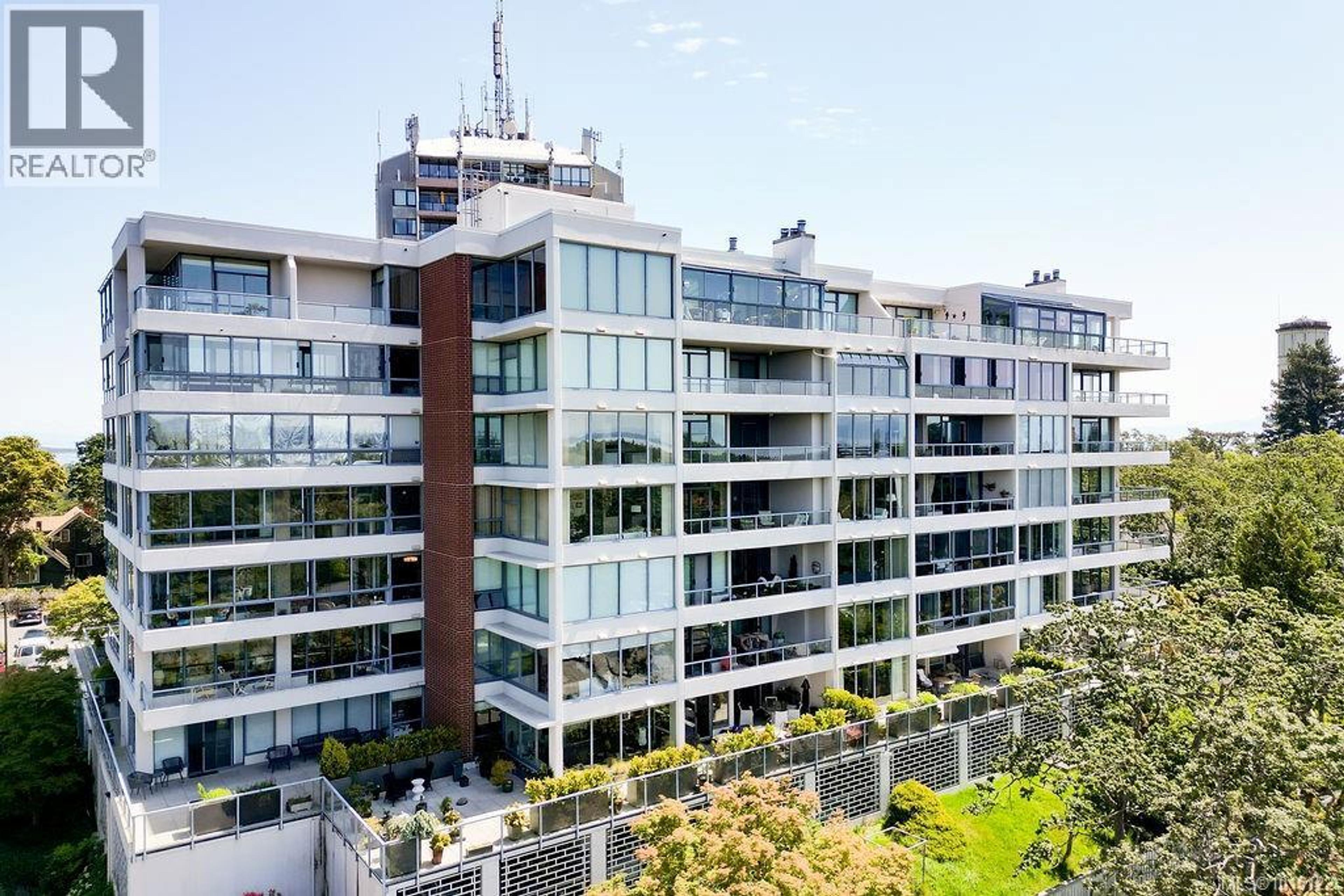 1033 Belmont Ave, Victoria - Exteriors - Full Complex View, Drone/Aerial View - Photo 7