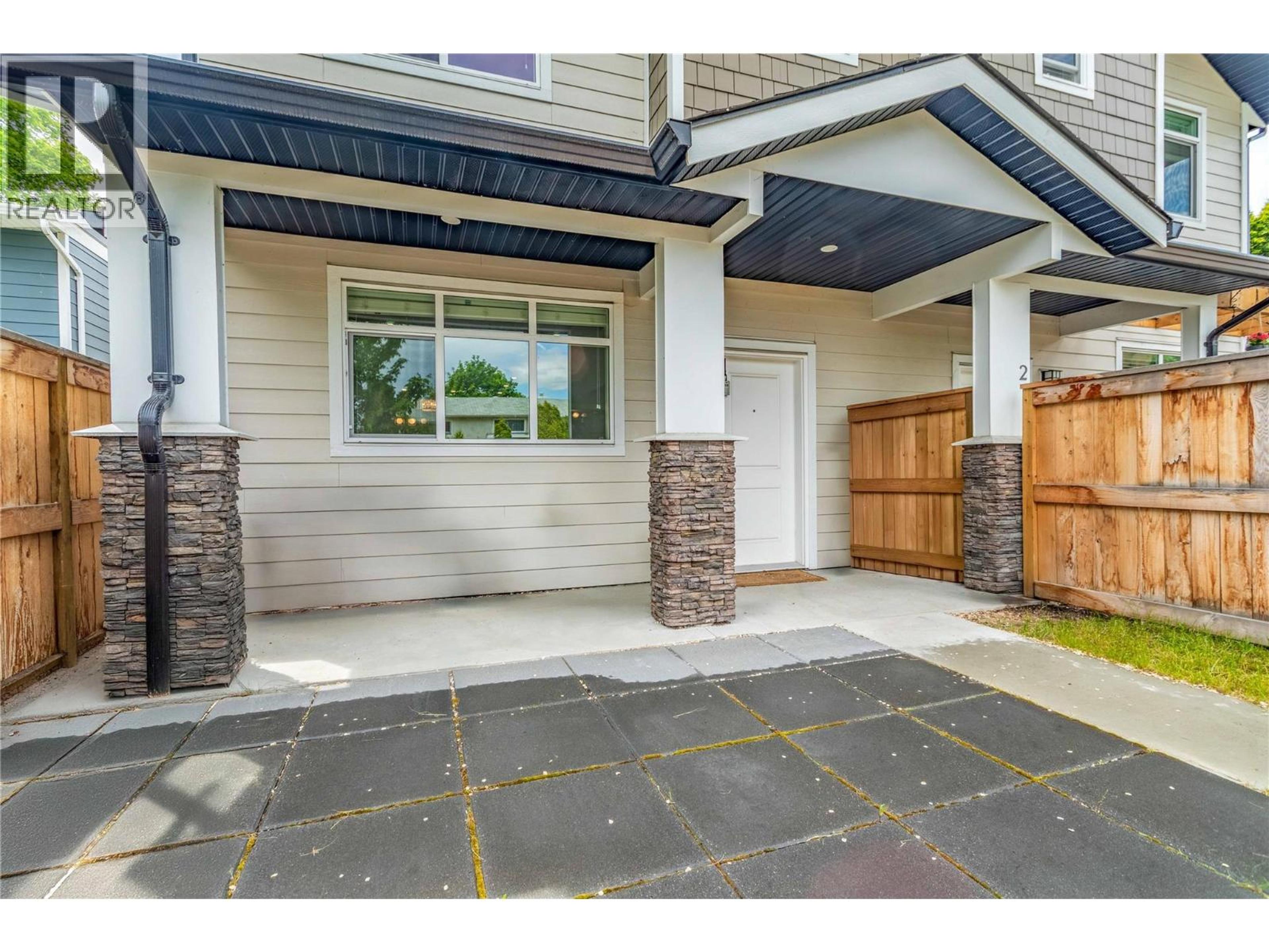 782 Coopland Crescent, Kelowna - Exteriors - Photo 4