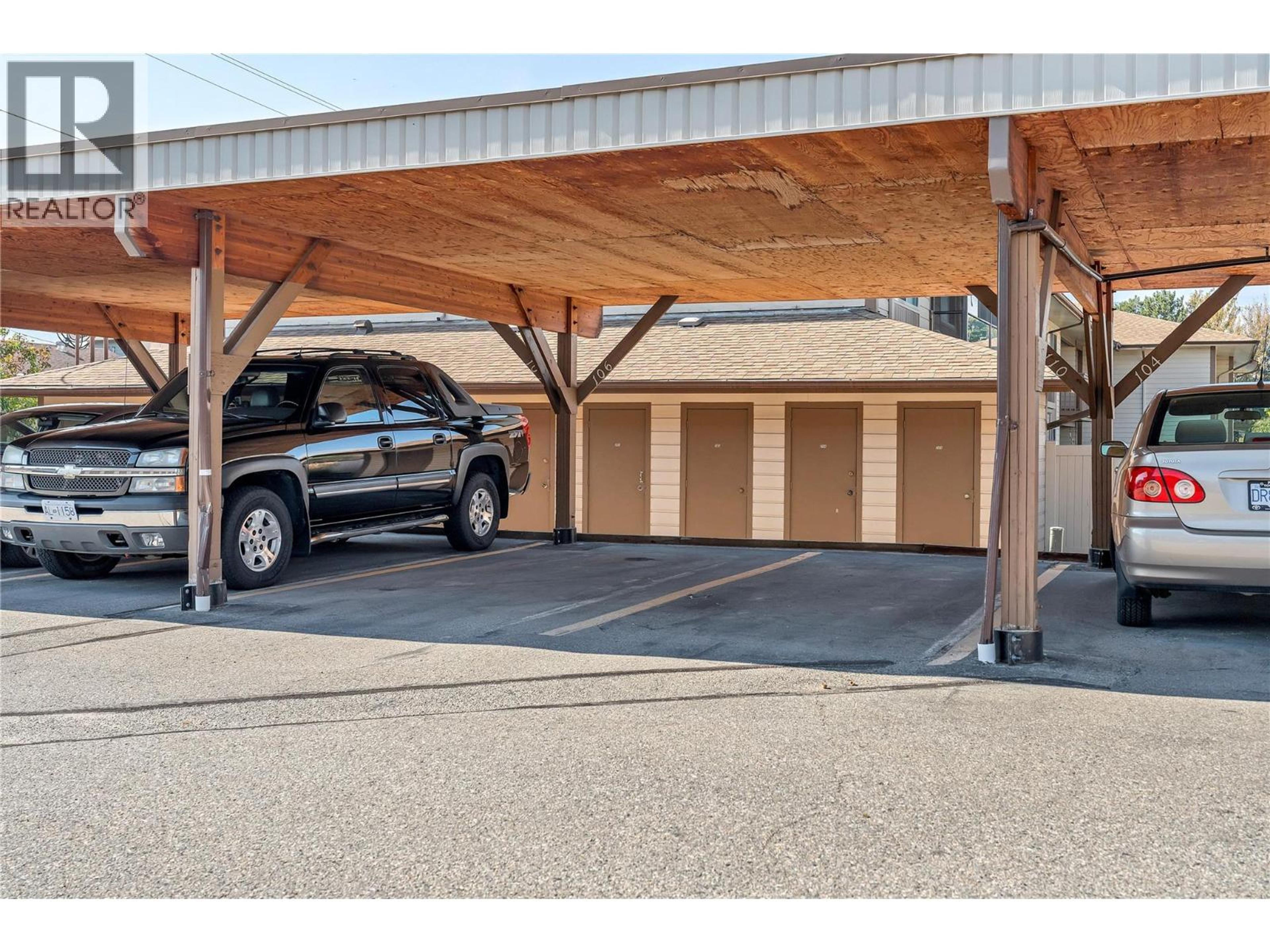 1860 Atkinson Street Street, Penticton - Exteriors - Photo 2