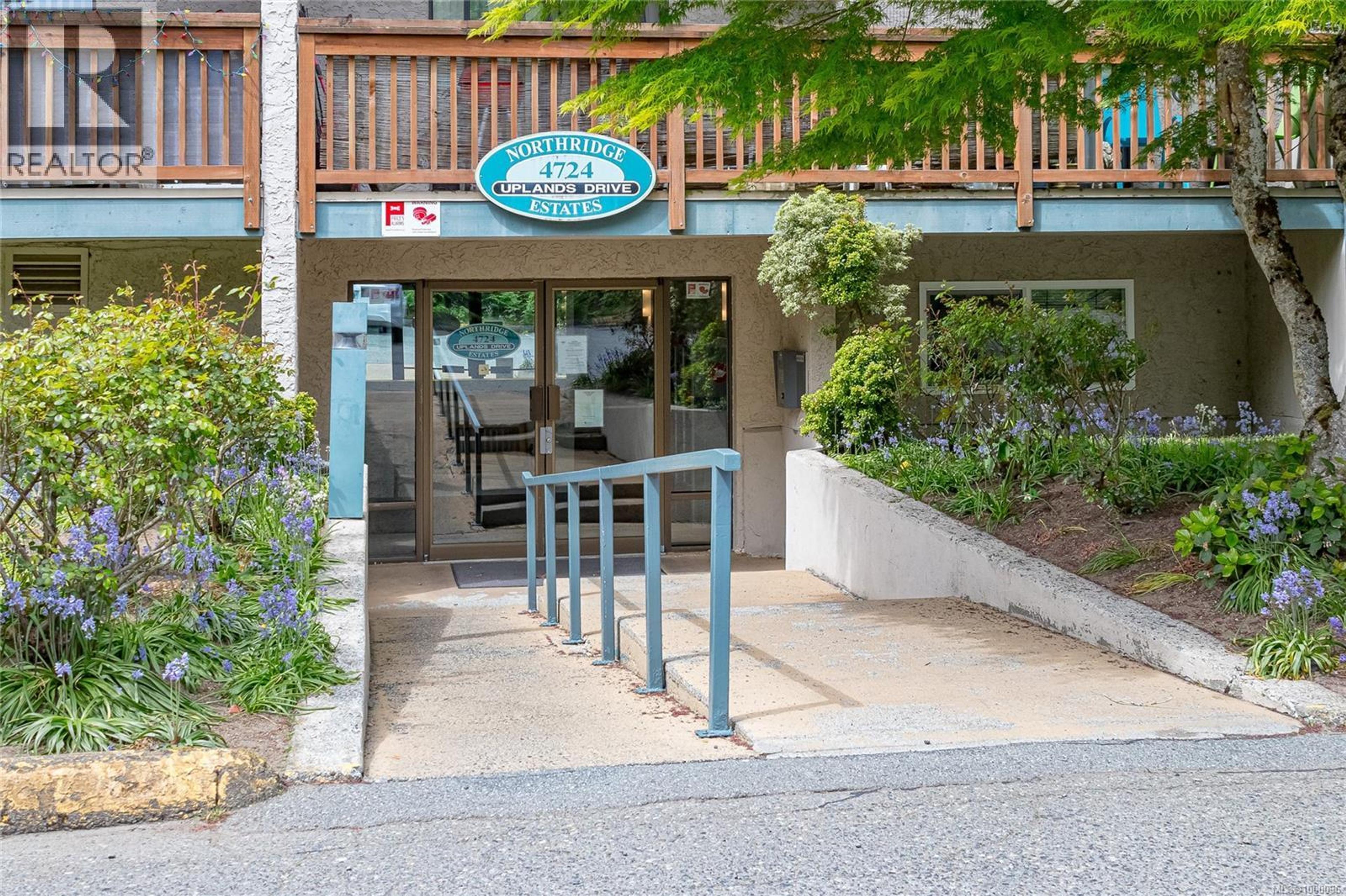 4724 Uplands Dr, Nanaimo - Exteriors - Photo 1