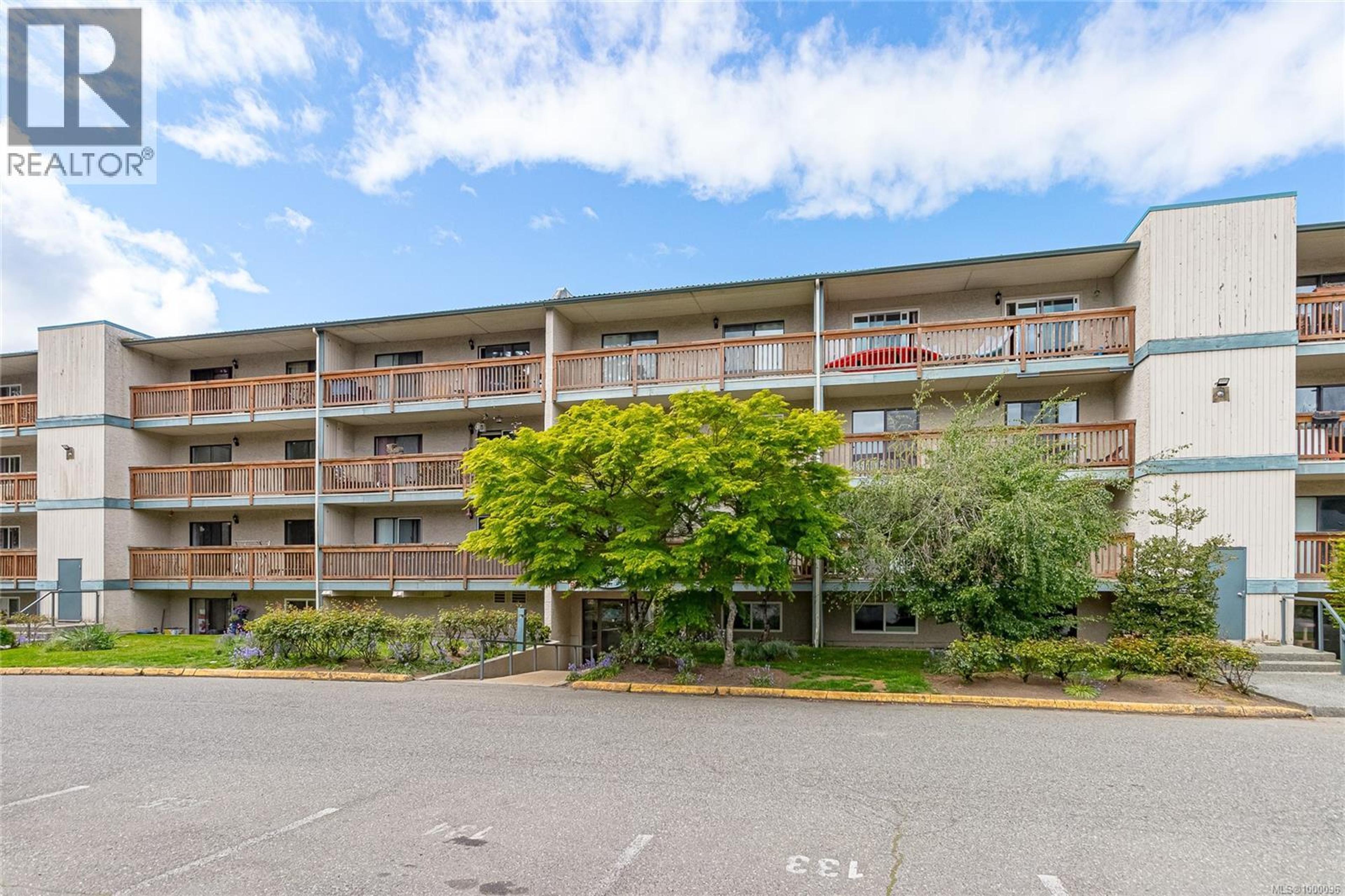 4724 Uplands Dr, Nanaimo - Exteriors - Photo 3