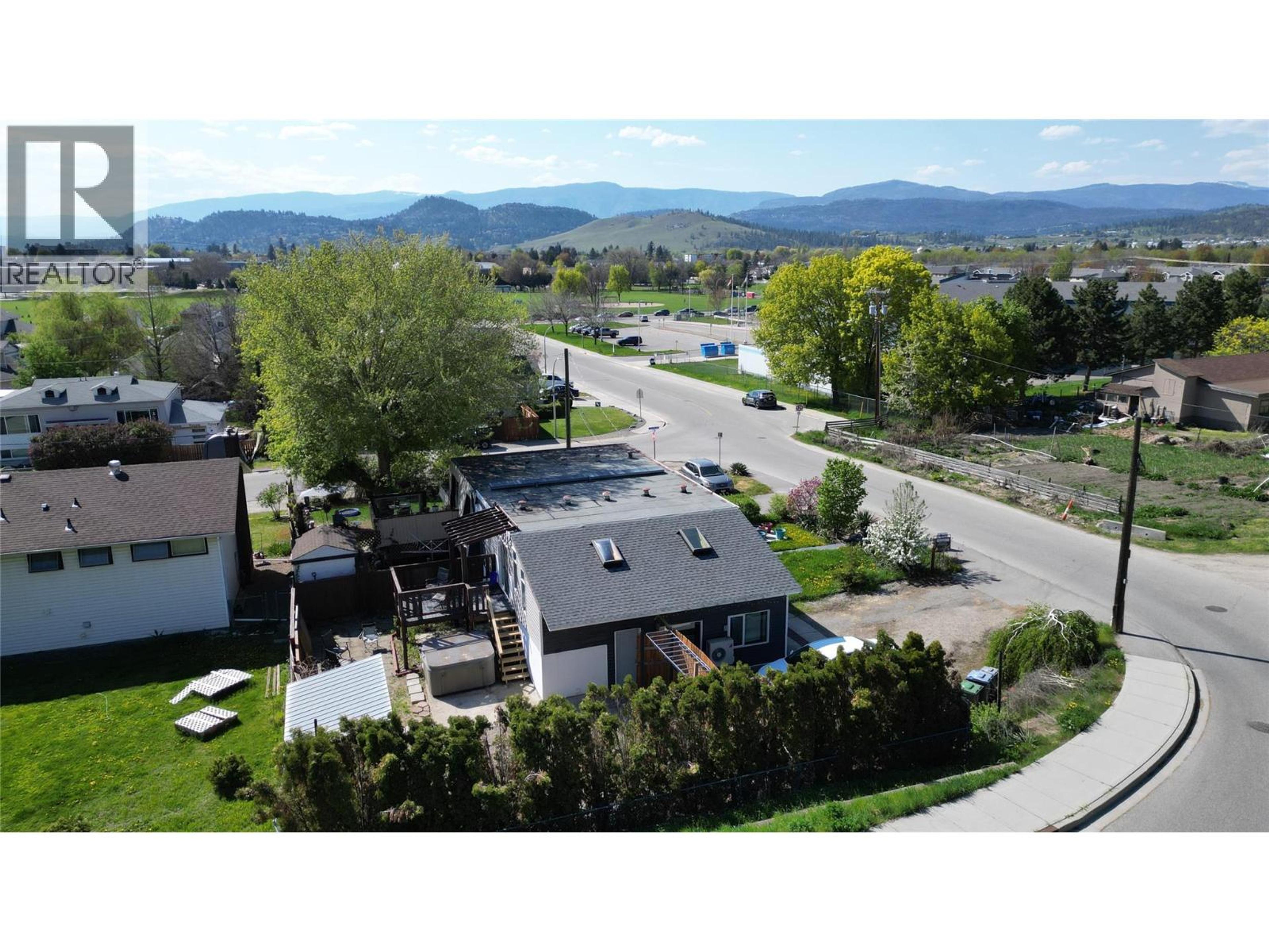 675 Webster Road, Kelowna - Exteriors - Drone/Aerial View - Photo 5