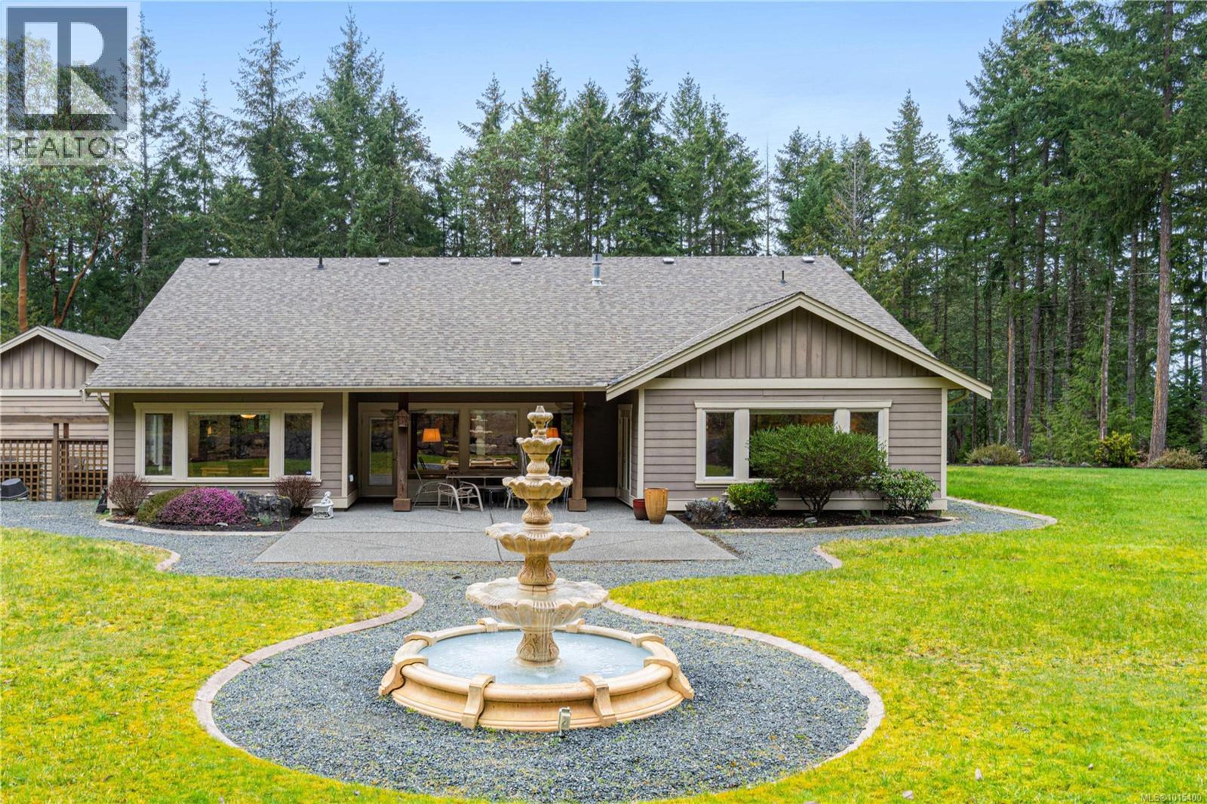 700 Wildgreen Way, Parksville - Exteriors - Photo 3