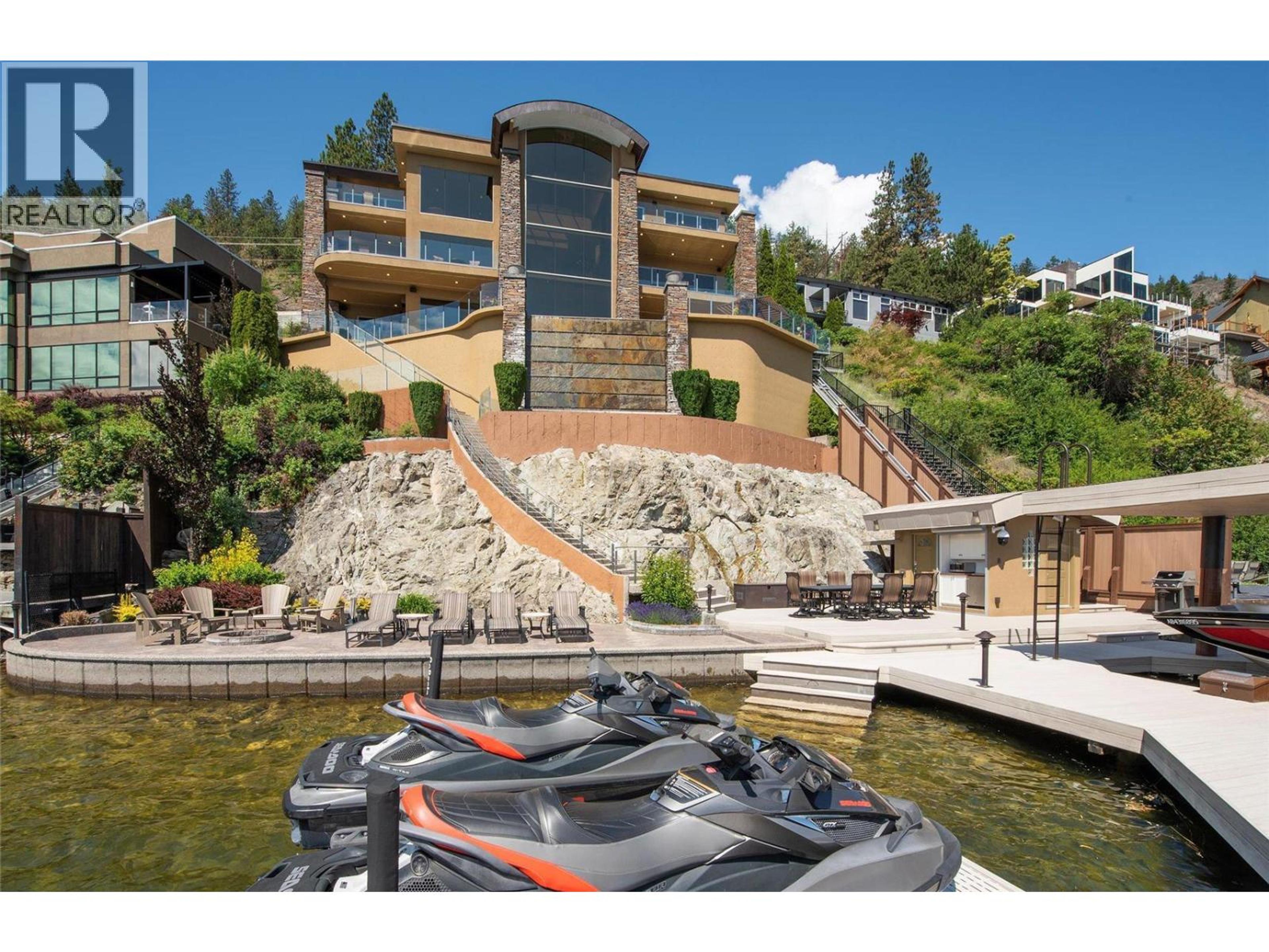 901 Westside Road S, West Kelowna - Exteriors - Photo 11