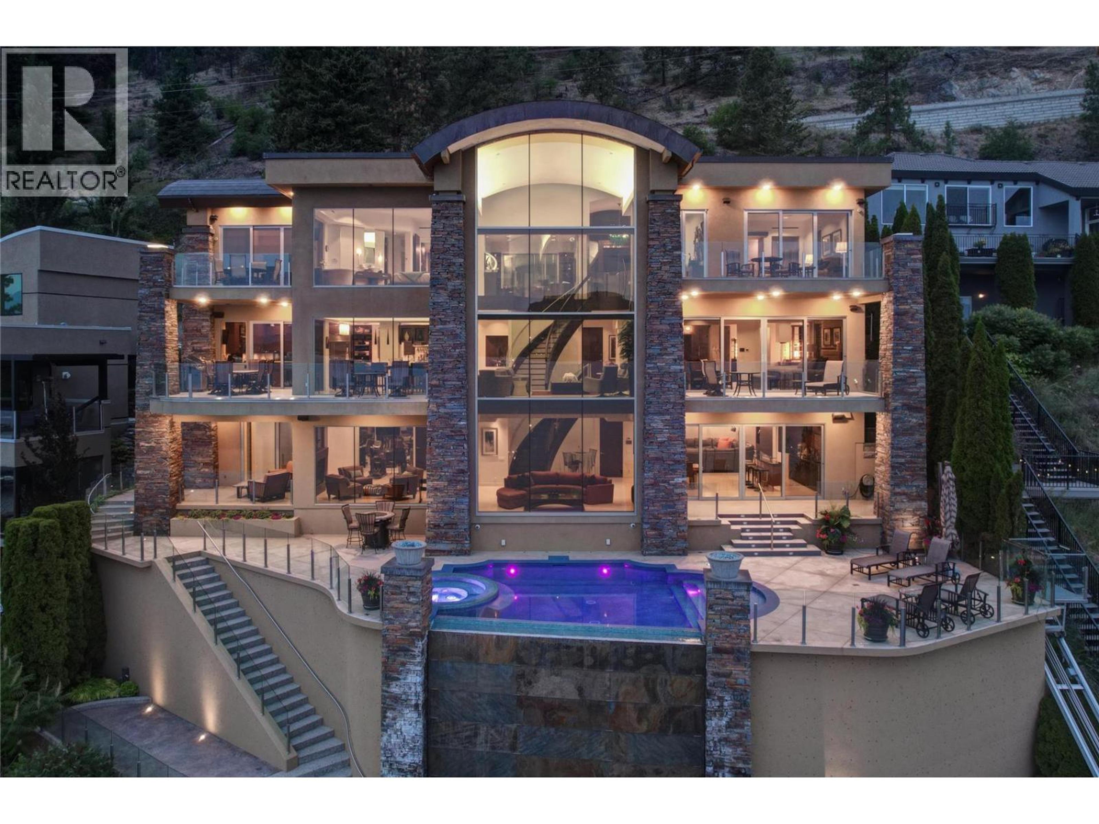 901 Westside Road S, West Kelowna - Exteriors - Photo 12