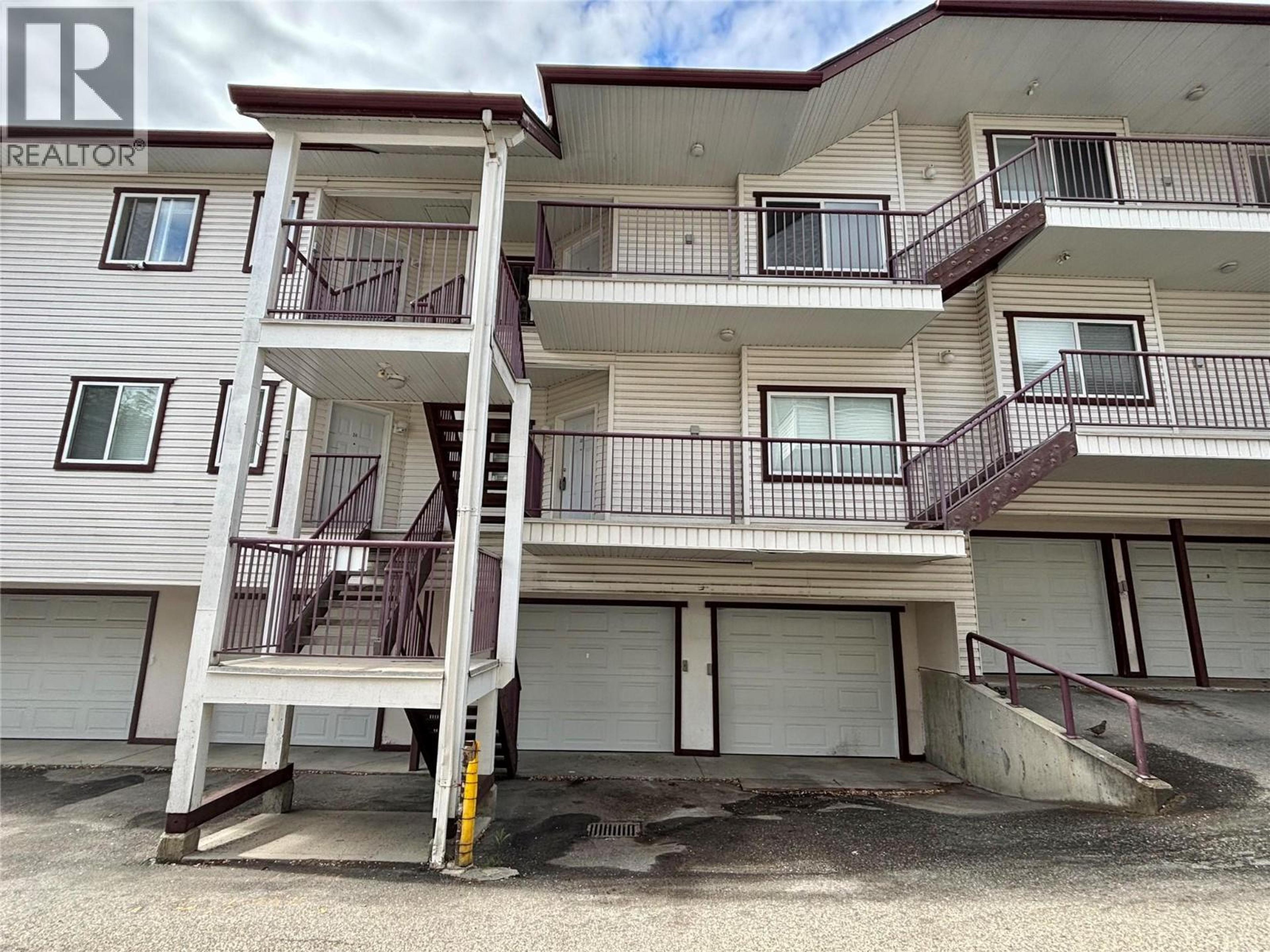 4800 Heritage Drive, Vernon - Exteriors - Photo 4