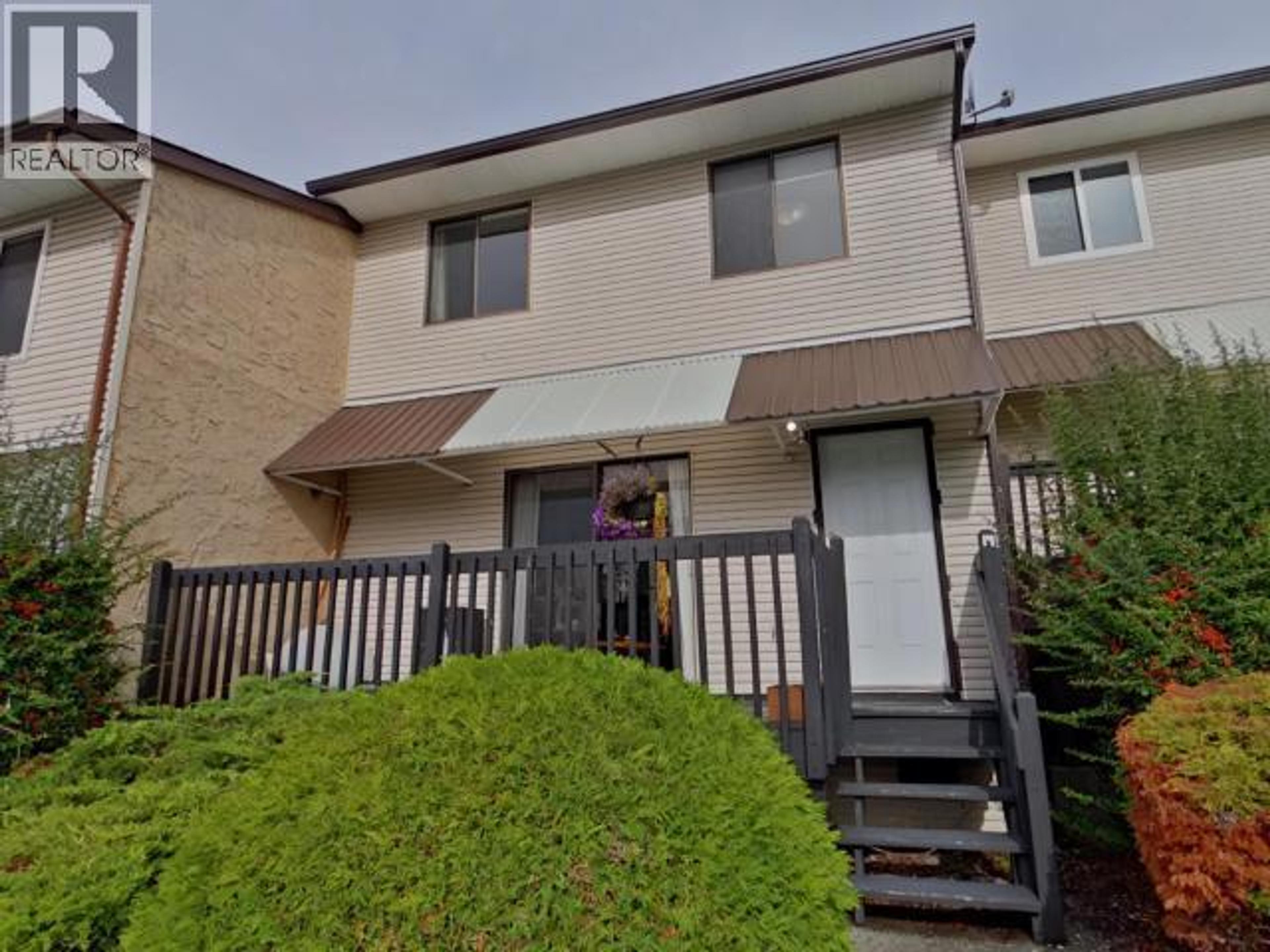 4651 HARVIE AVE, Powell River - Outdoor Amenities - Garden / Yard/ Backyard/ Porch/ Deck - Photo 1