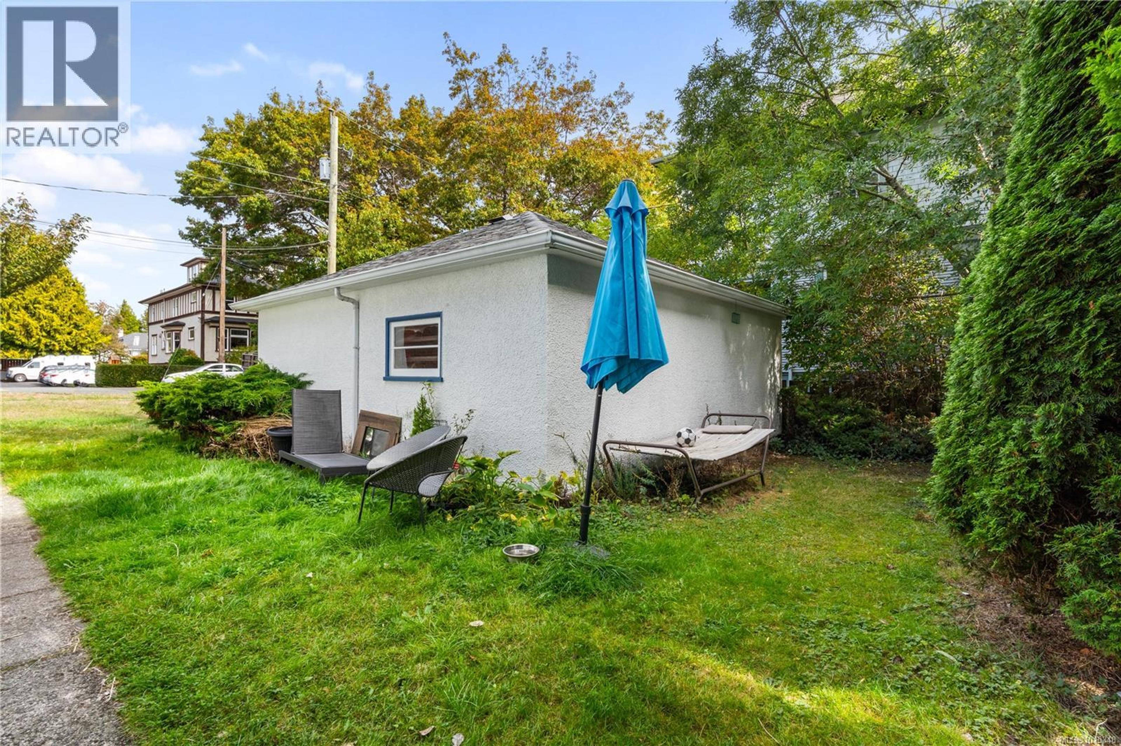 1109/1111 Collinson St, Victoria - Exteriors - Photo 3